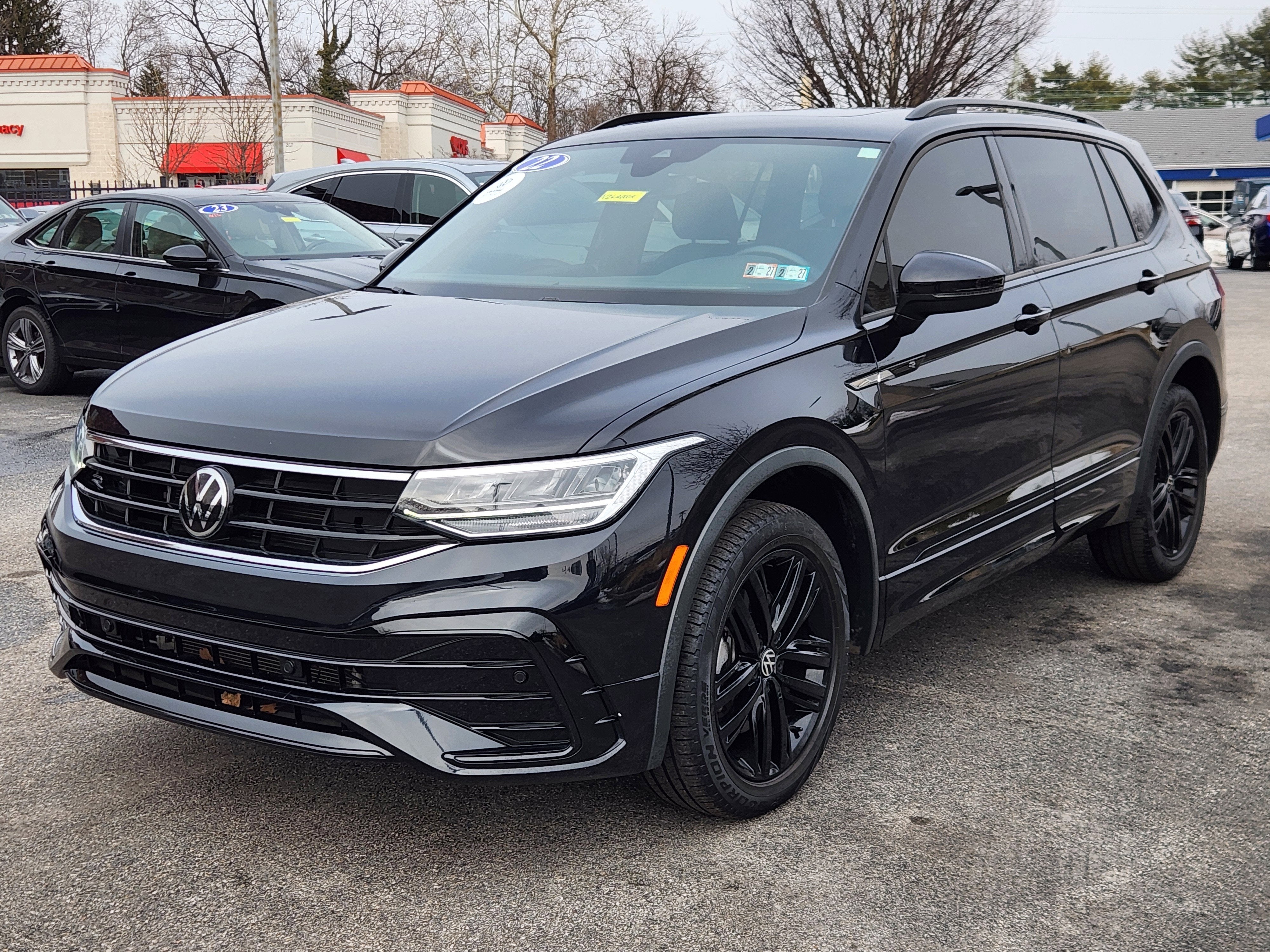 2022 Volkswagen Tiguan SE R-Line Black