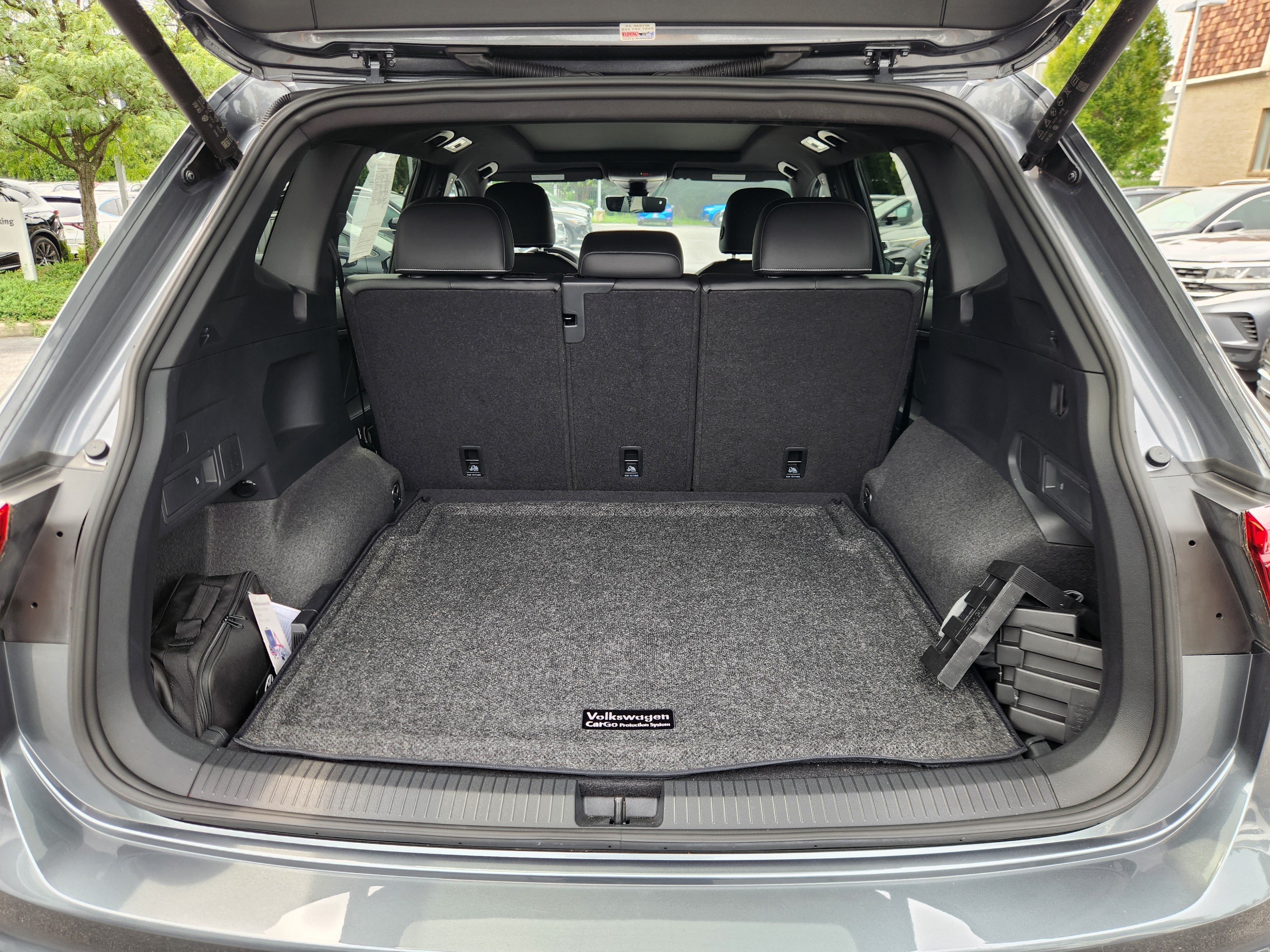 2024 Volkswagen Tiguan SE R-Line Black