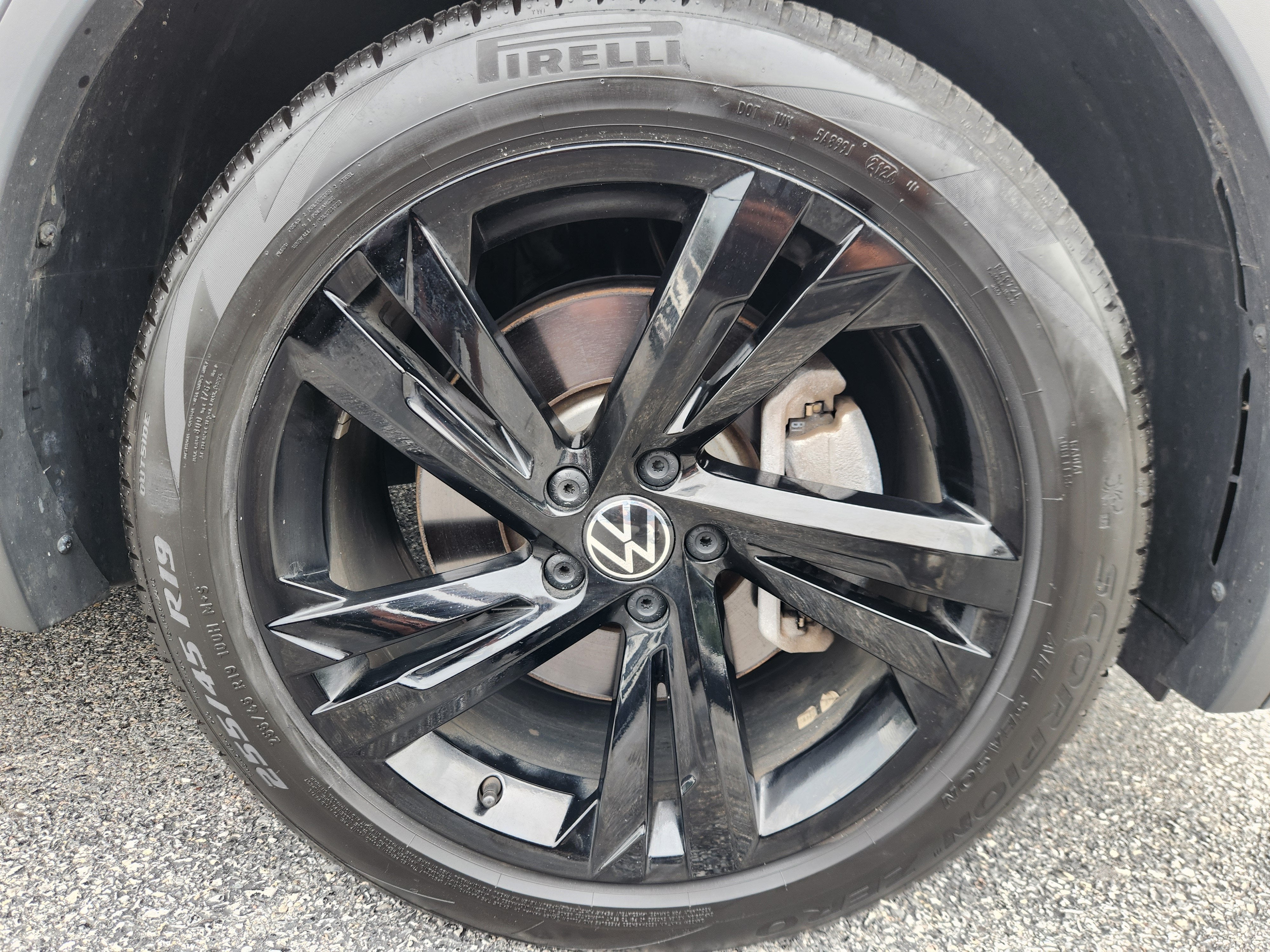 2024 Volkswagen Tiguan SE R-Line Black