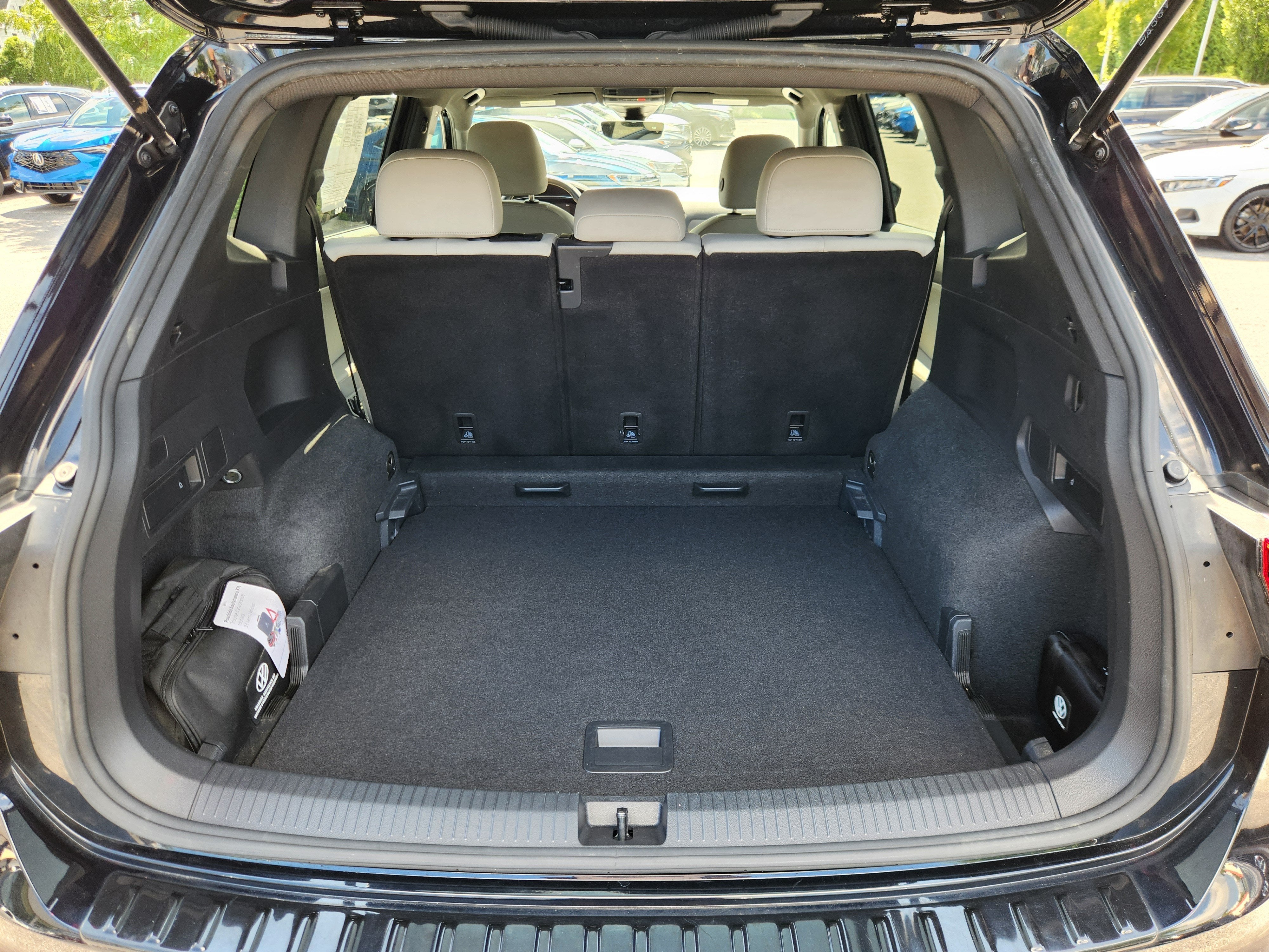 2023 Volkswagen Tiguan SE R-Line Black