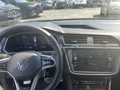 2022 Volkswagen Tiguan SE R-Line Black