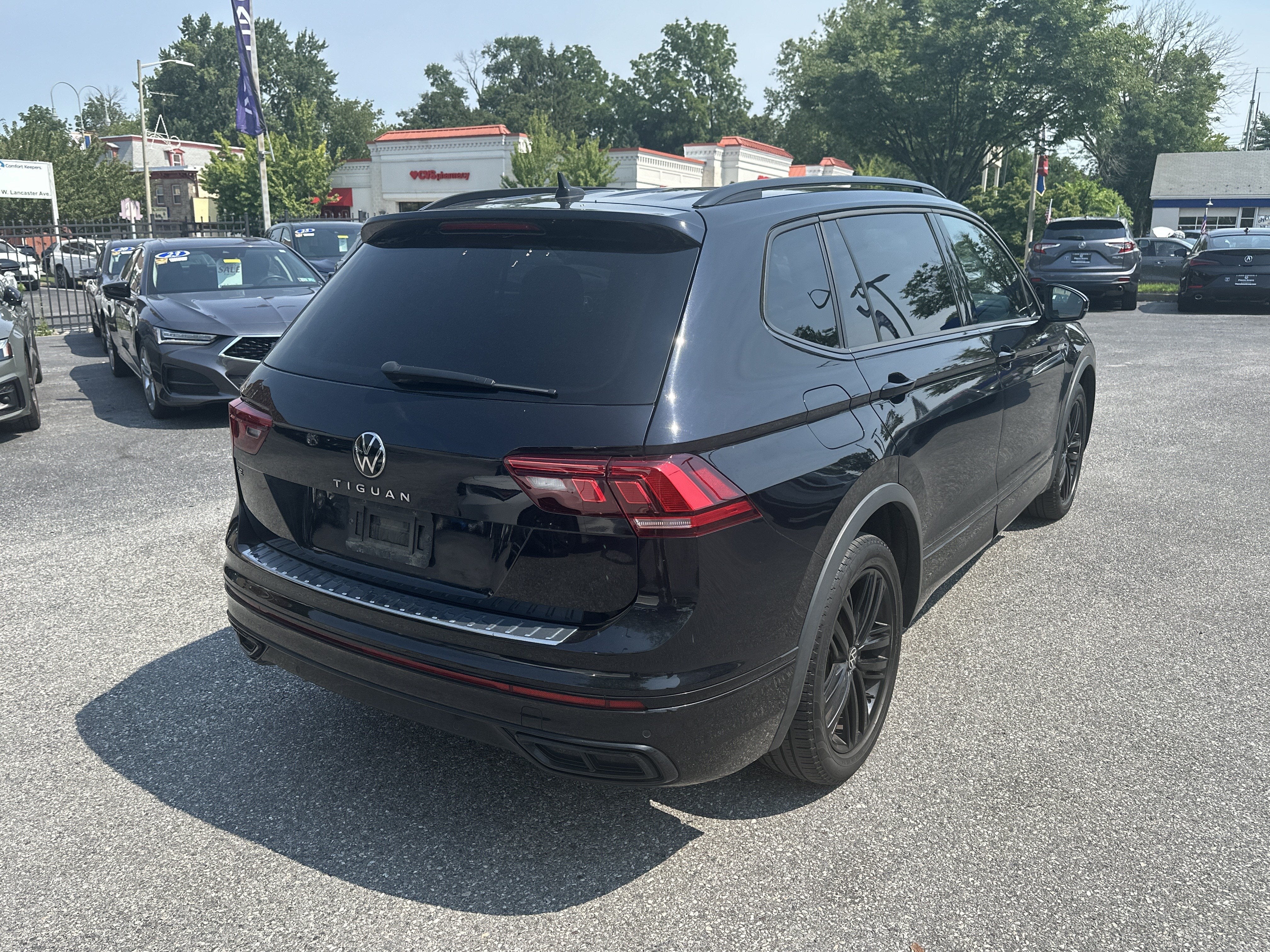 2022 Volkswagen Tiguan SE R-Line Black