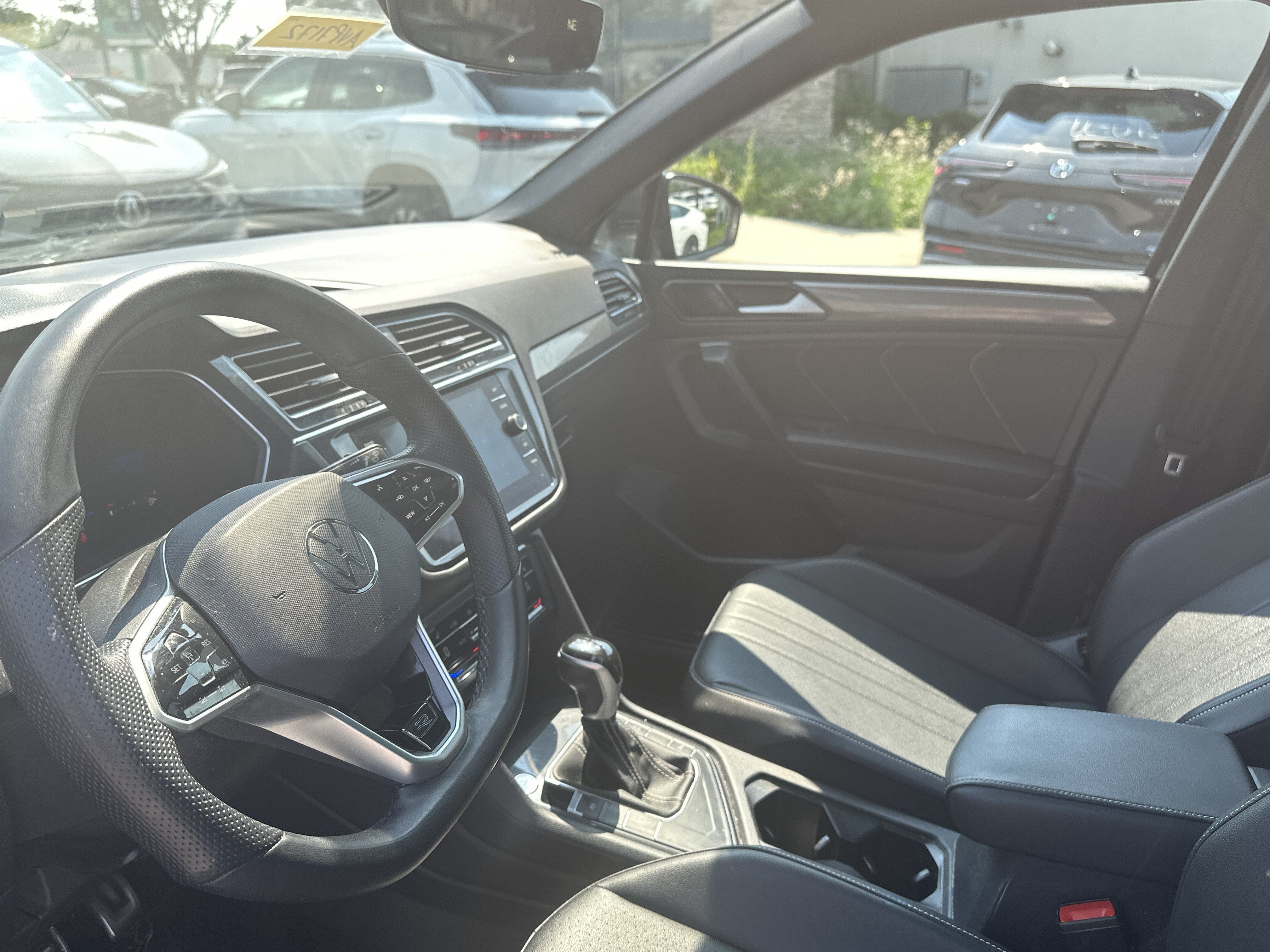 2022 Volkswagen Tiguan SE R-Line Black