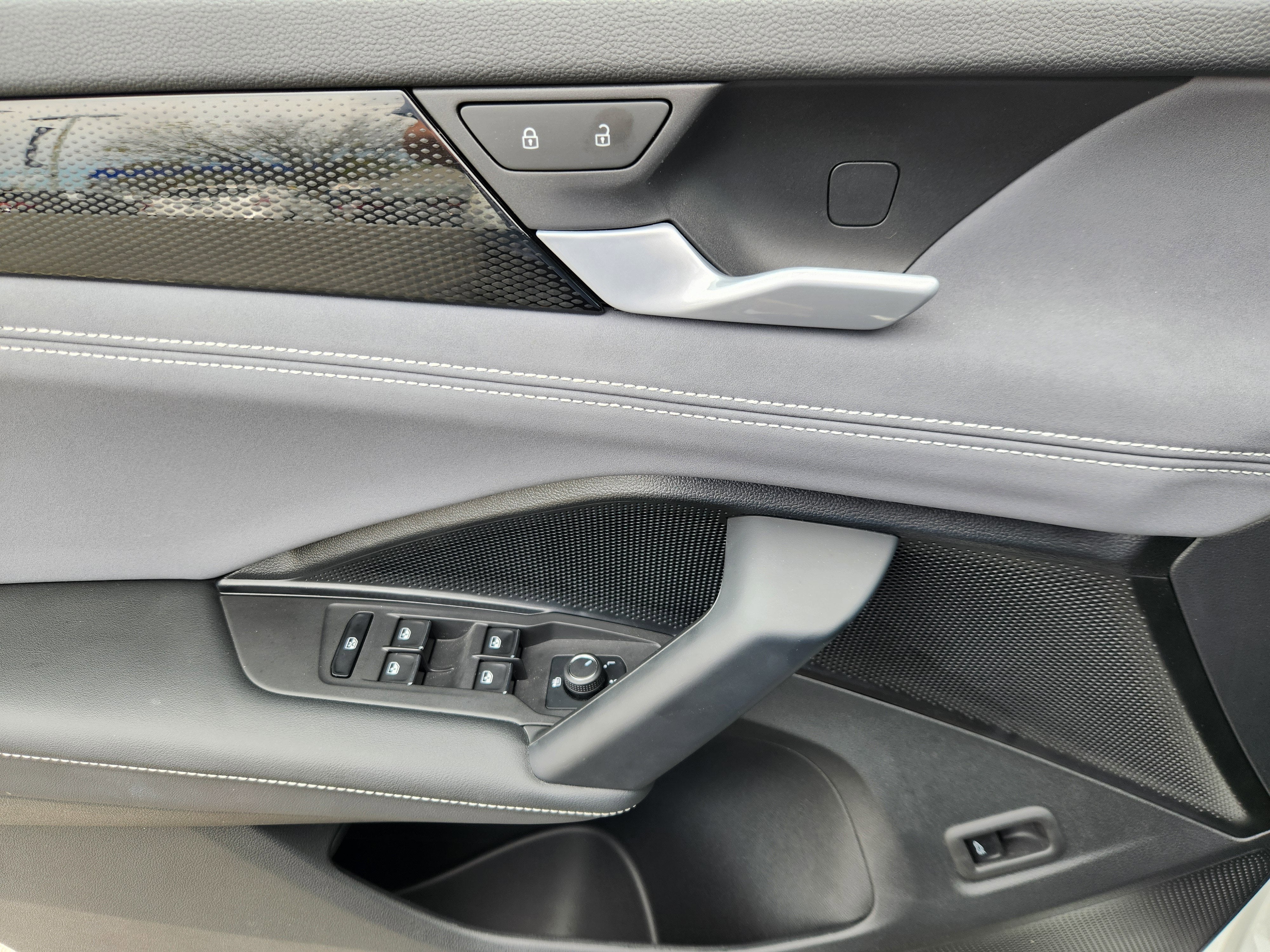 2025 Volkswagen Tiguan SE
