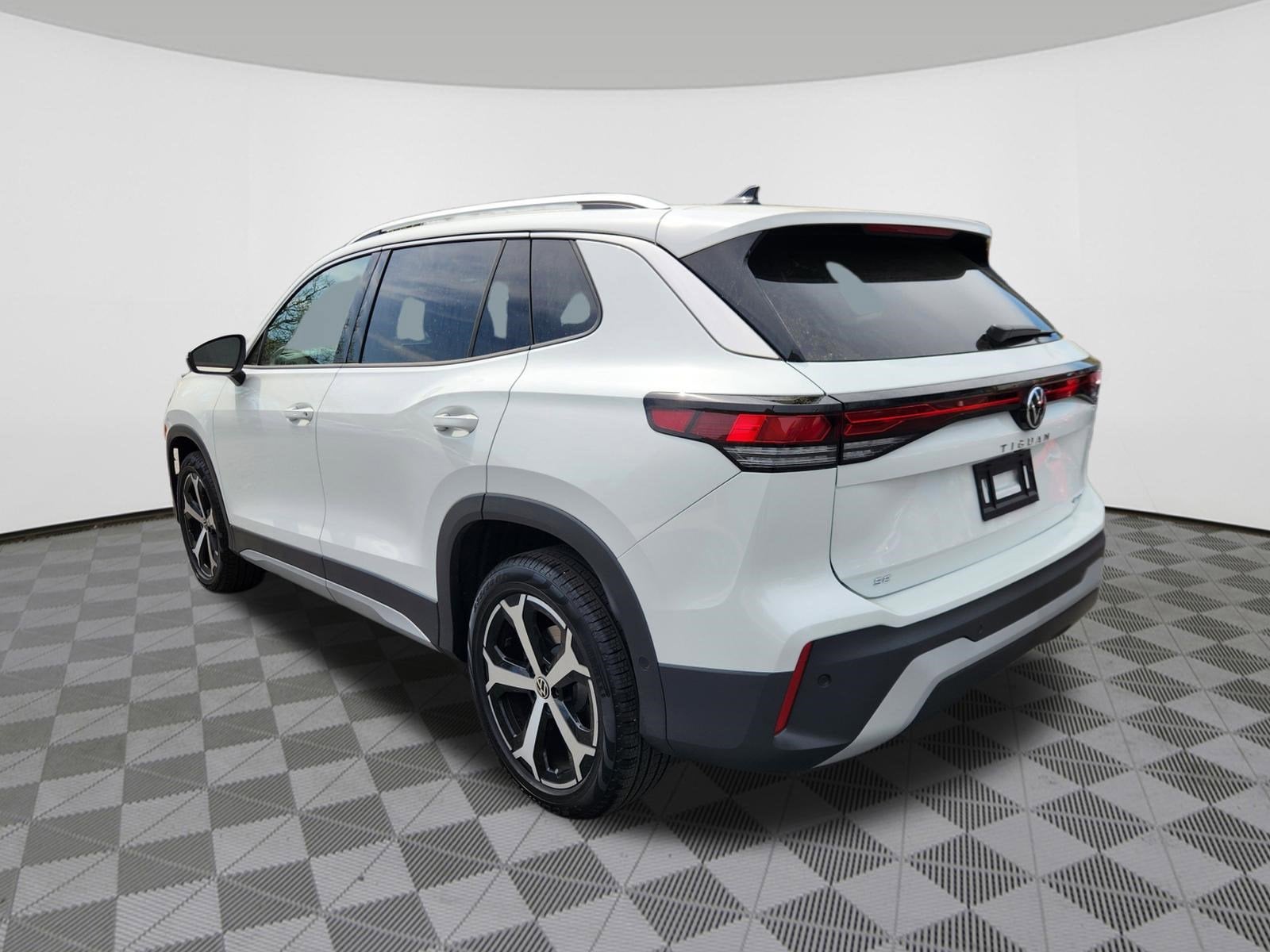 2025 Volkswagen Tiguan SE