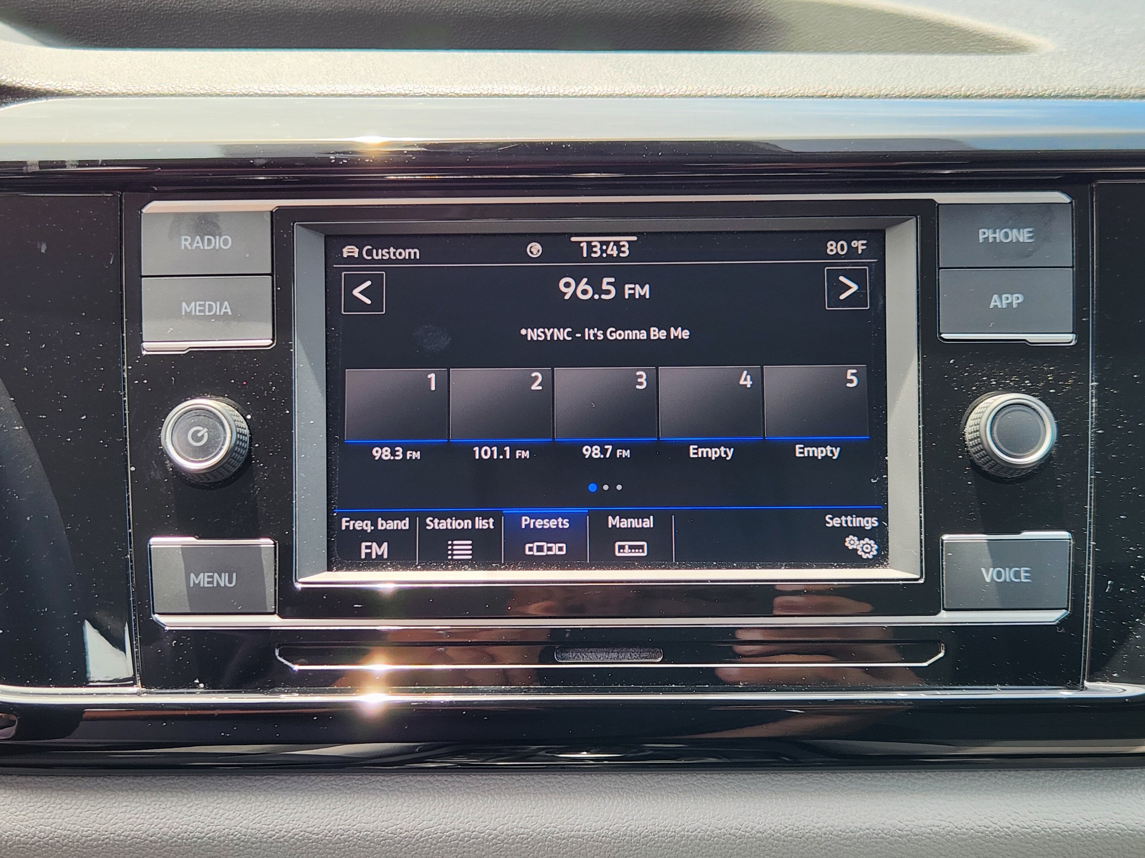 2023 Volkswagen Taos S