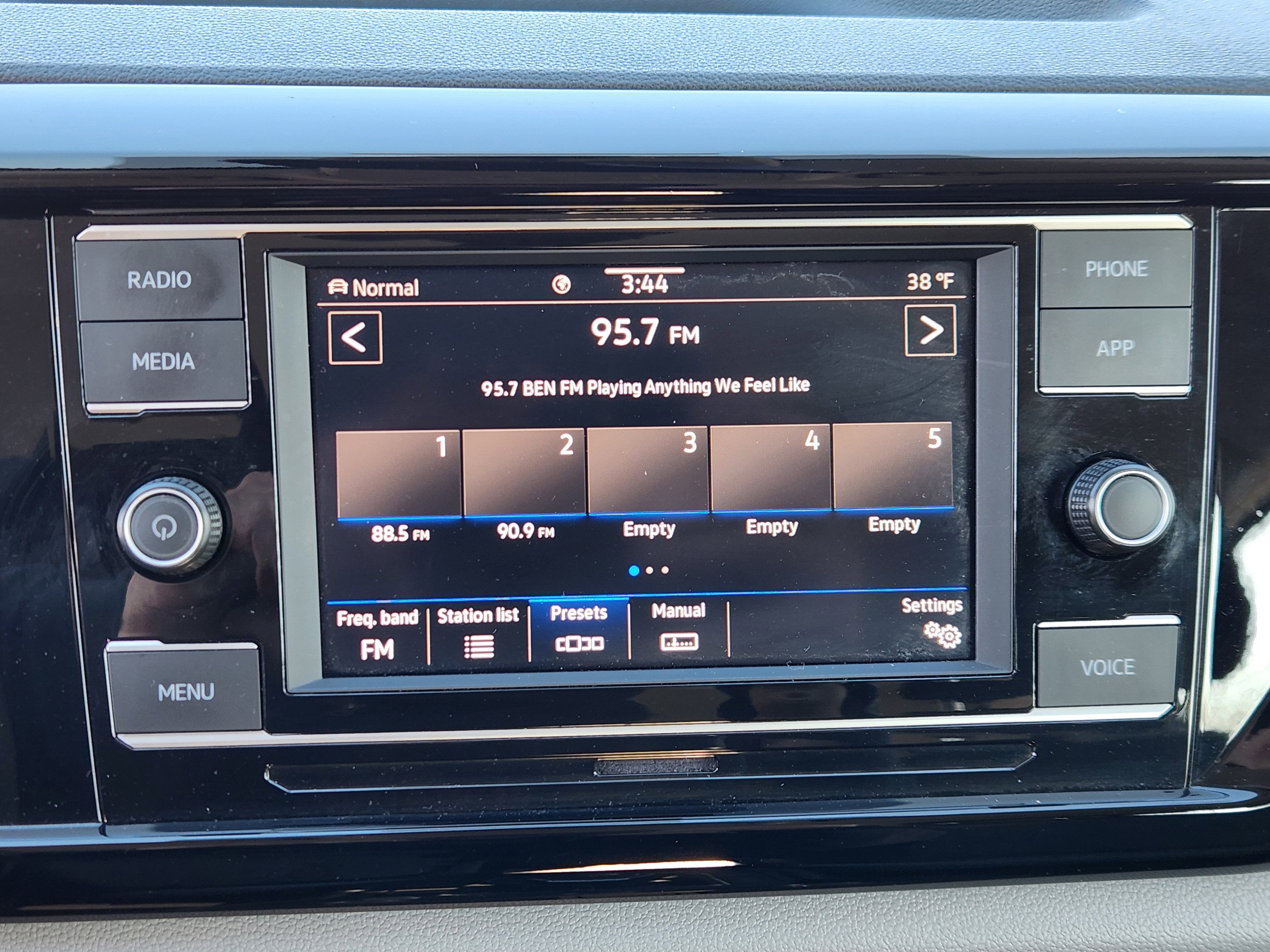 2022 Volkswagen Taos S