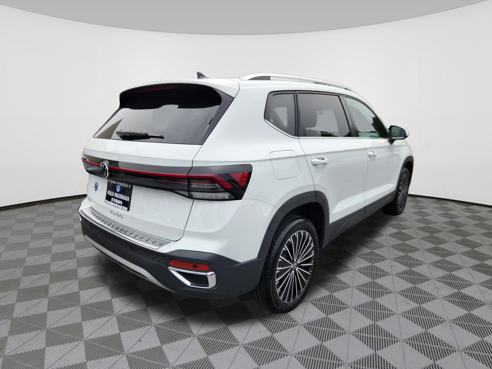 2025 Volkswagen Taos SE