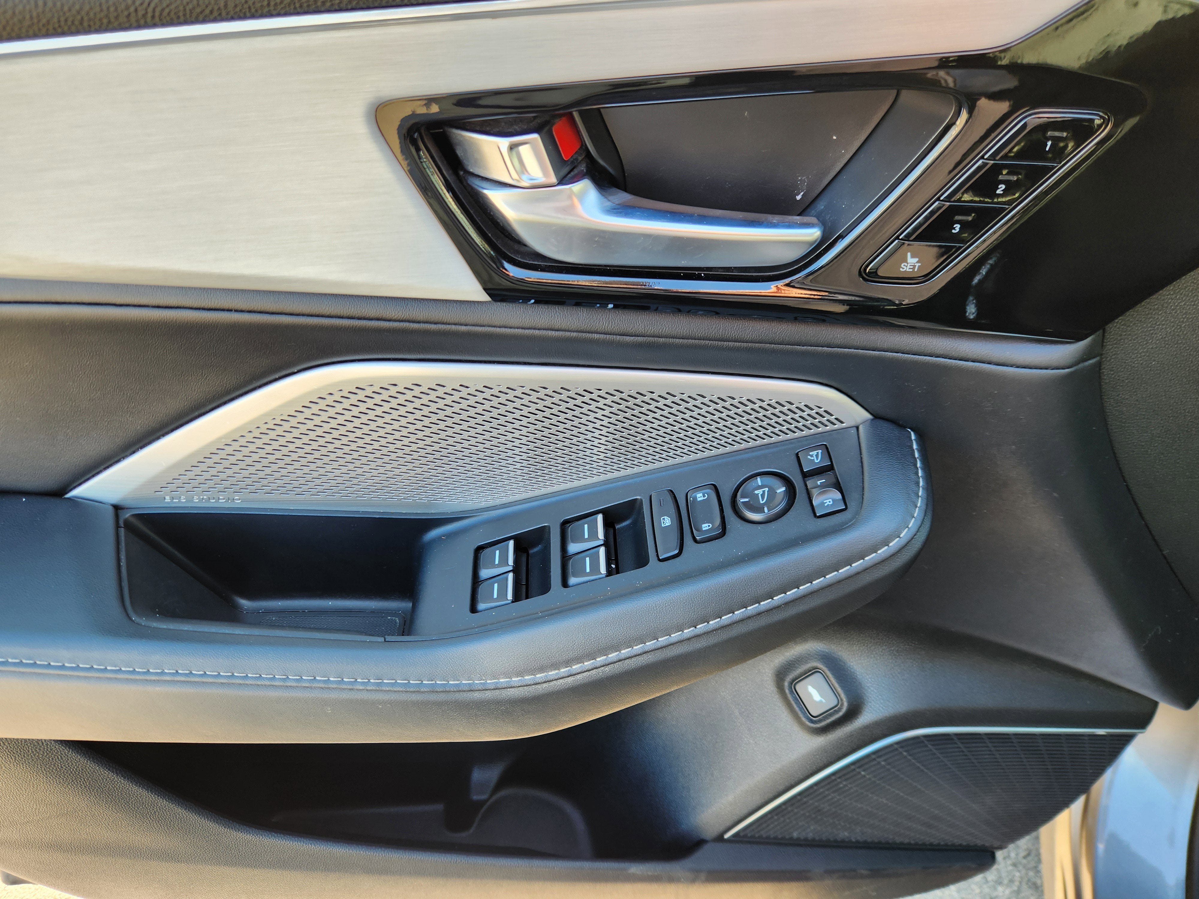 2023 Acura MDX w/Technology Package