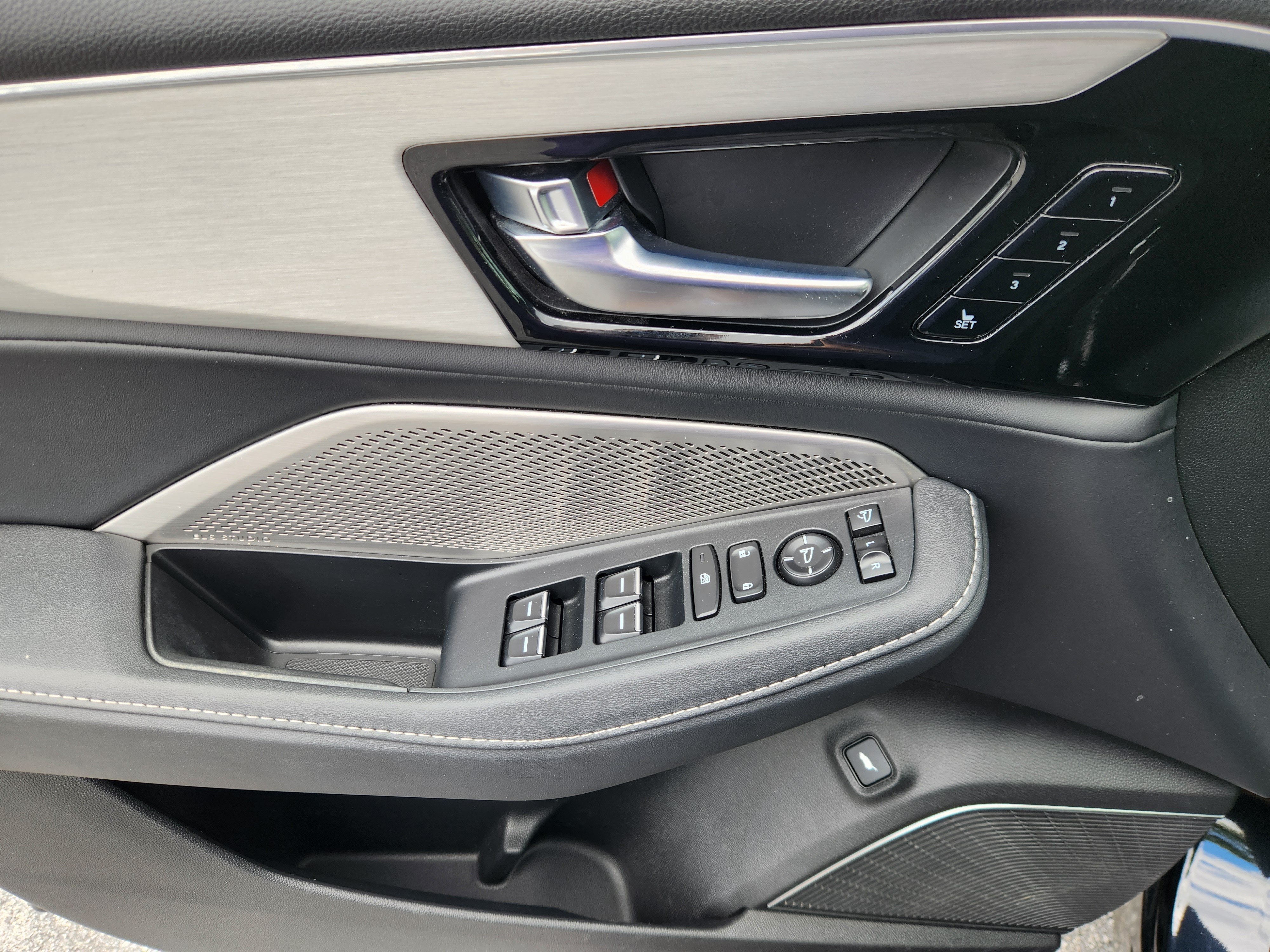 2023 Acura MDX w/Technology Package
