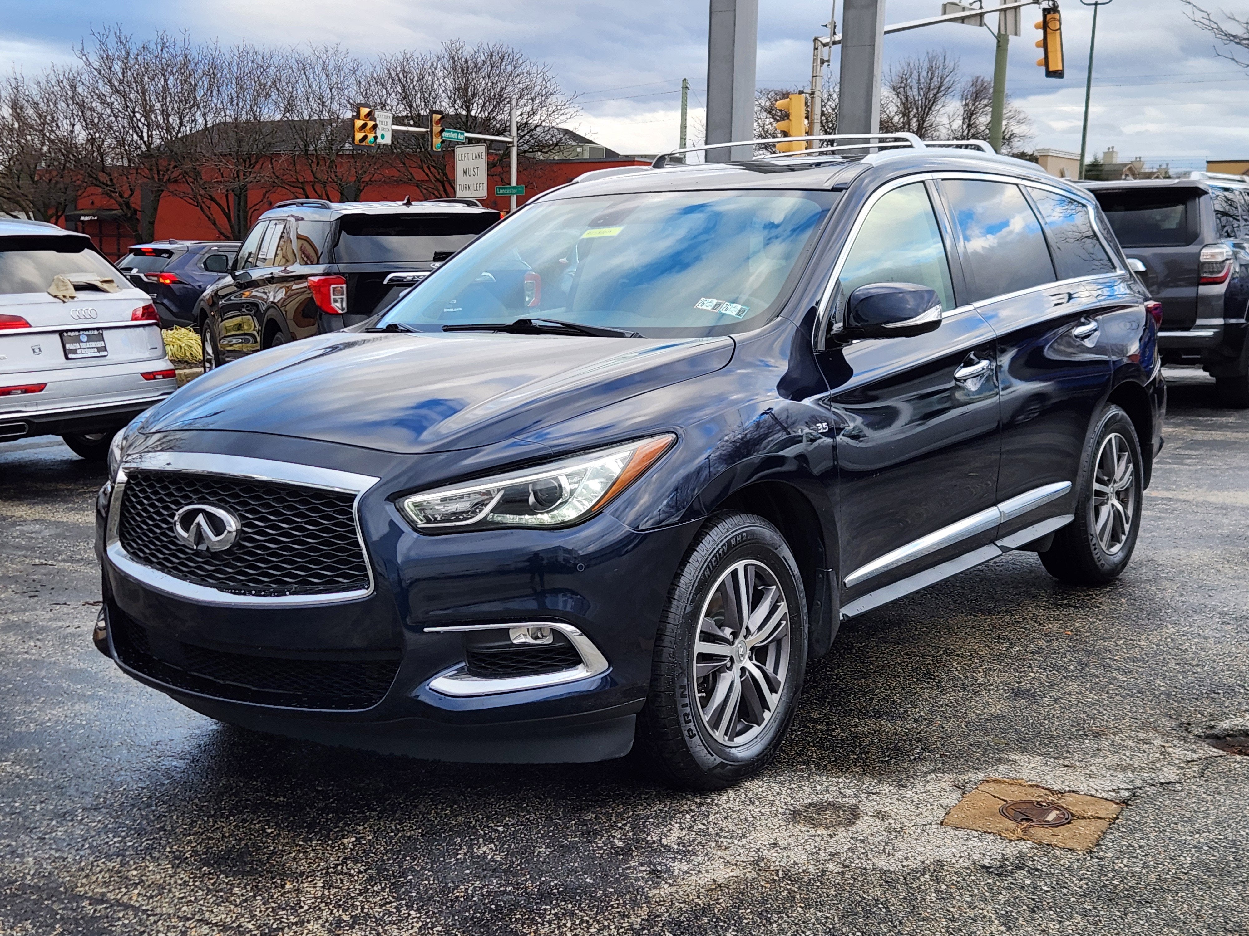 2017 INFINITI QX60 Base