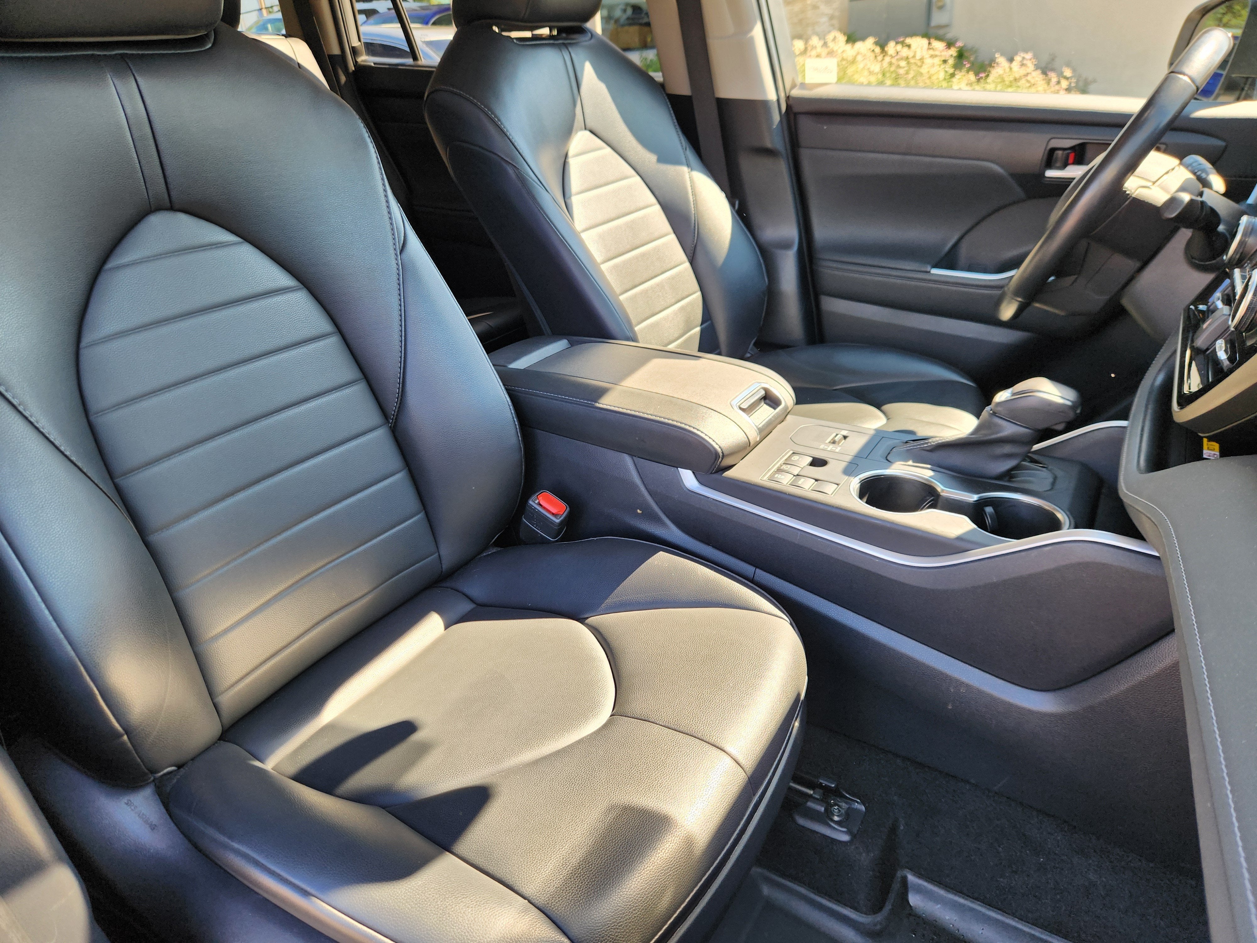 2023 Toyota Highlander Base