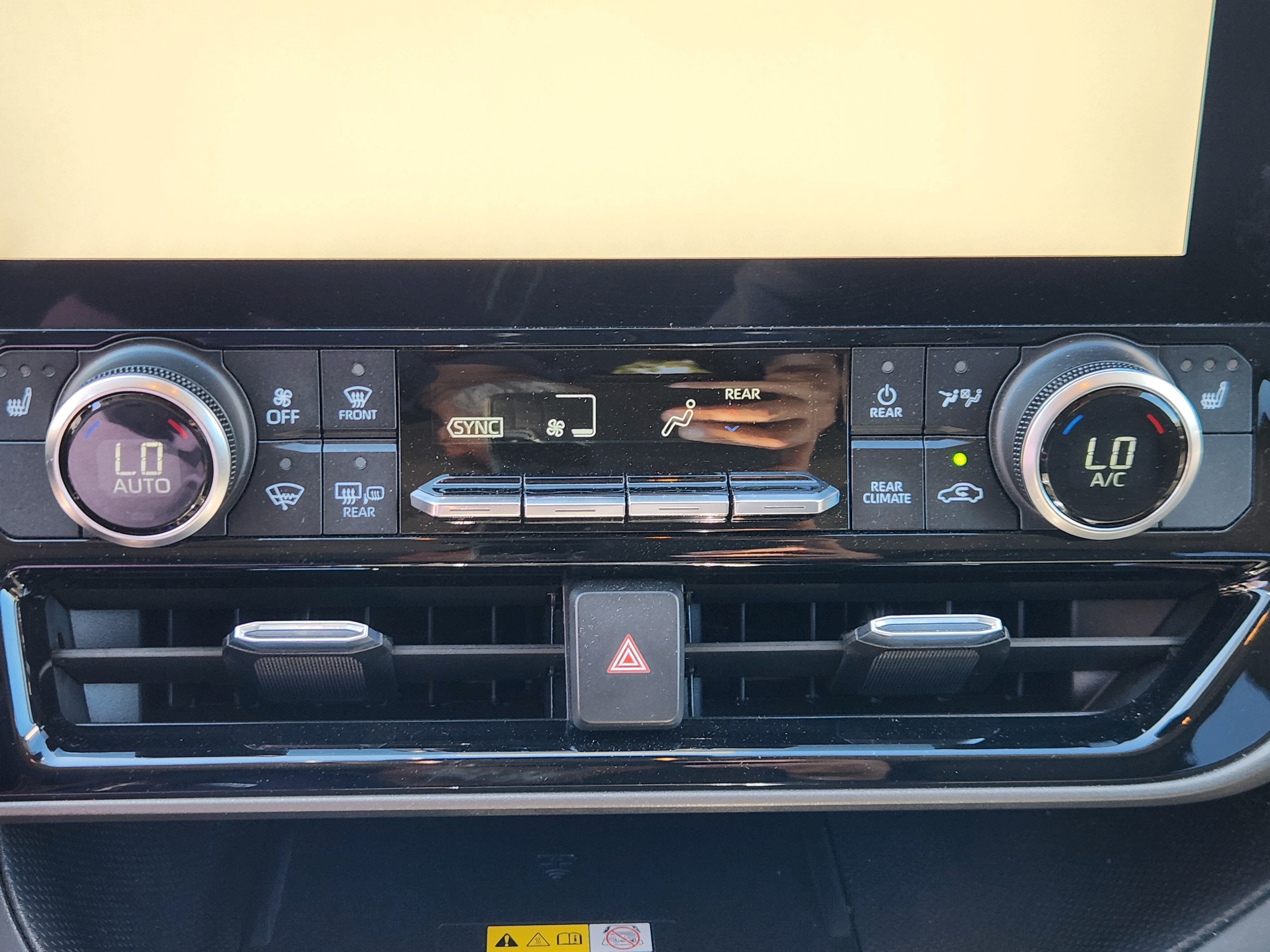 2023 Toyota Highlander Base