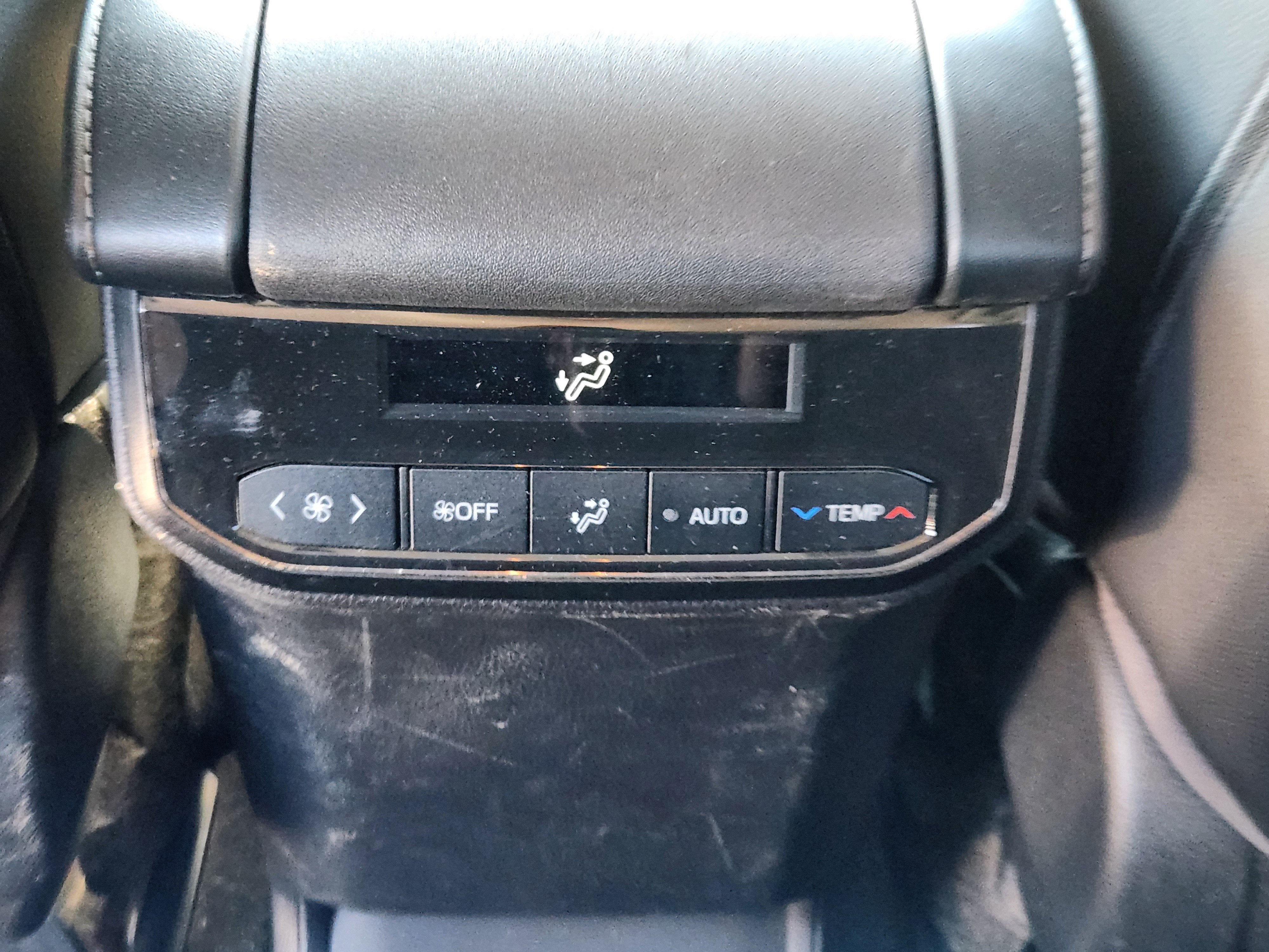 2023 Toyota Highlander Base