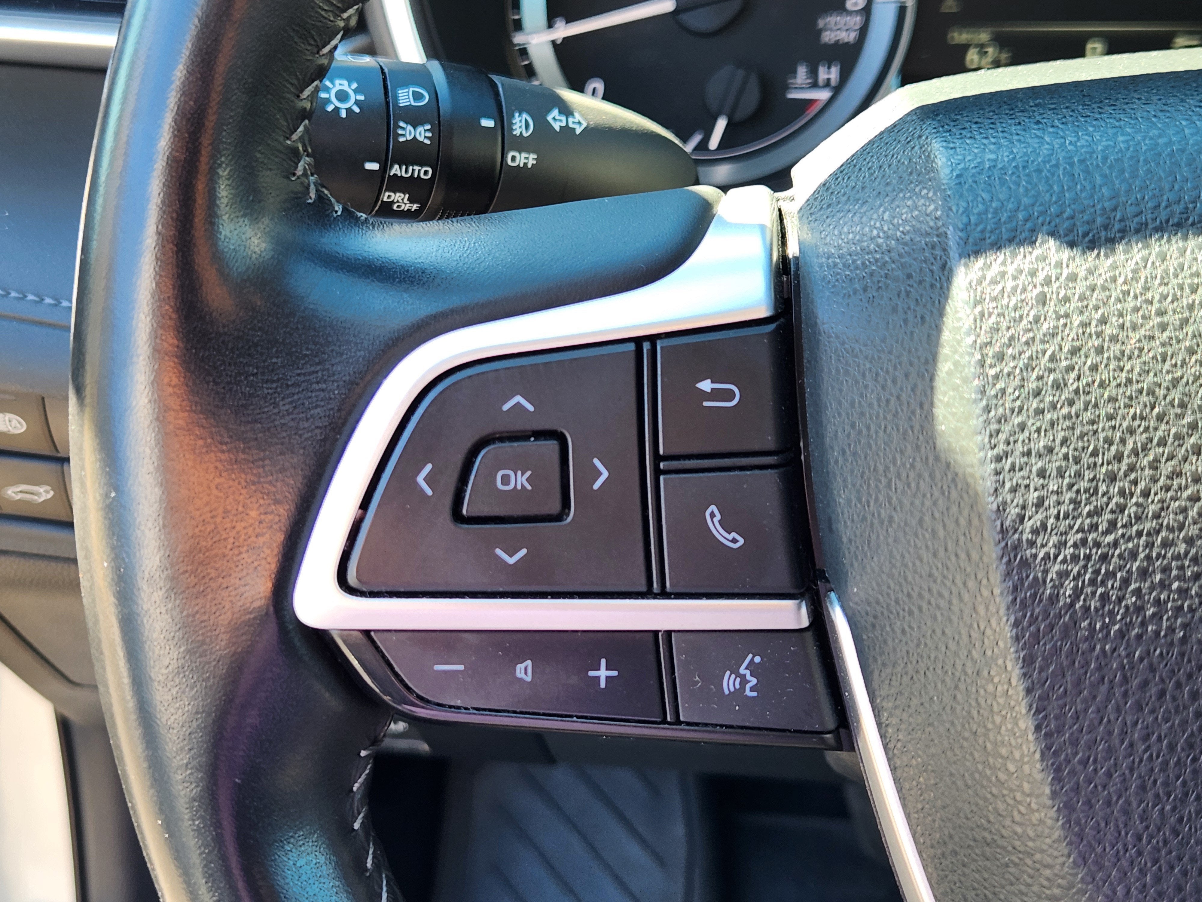 2023 Toyota Highlander Base