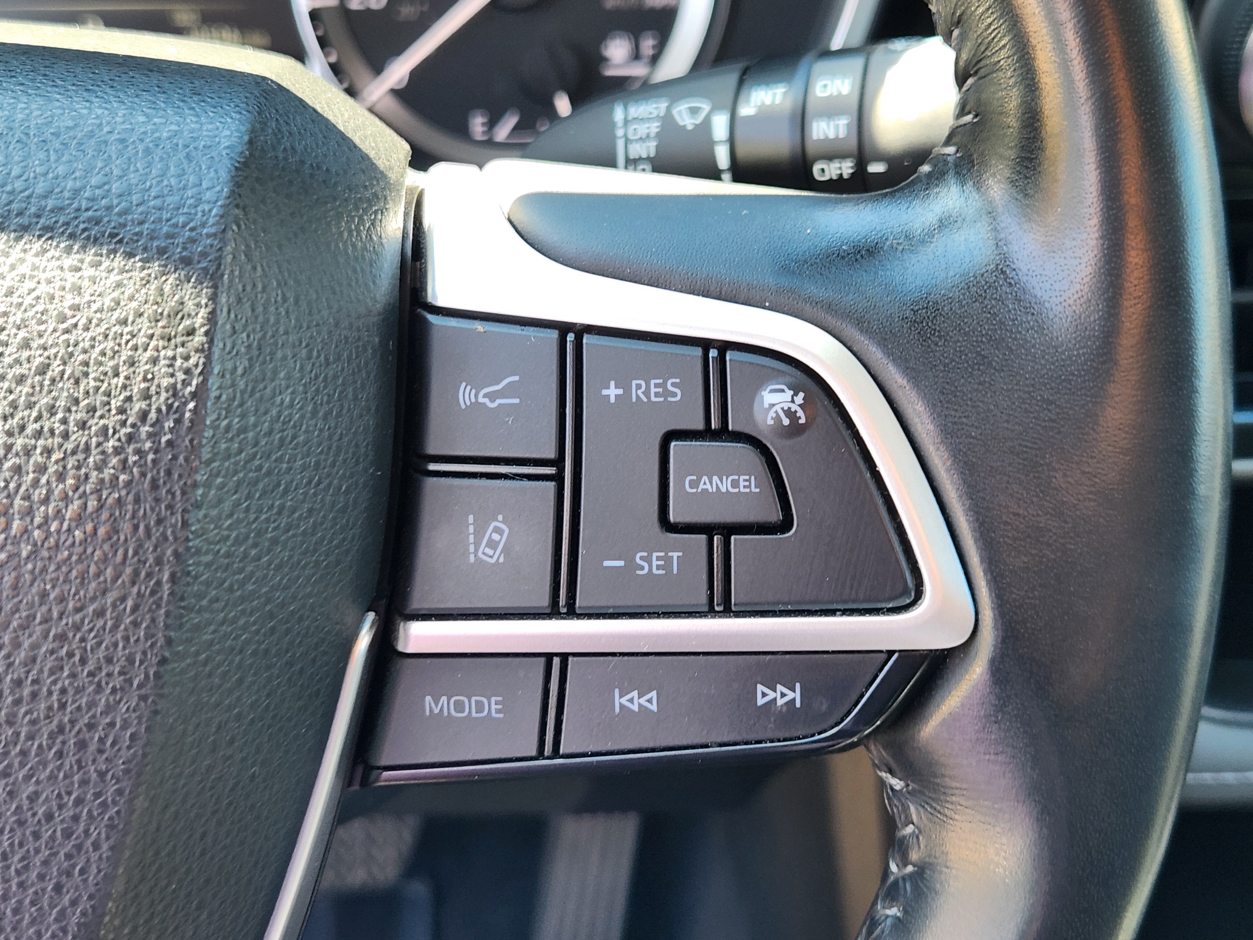 2023 Toyota Highlander Base