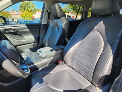 2023 Toyota Highlander Base