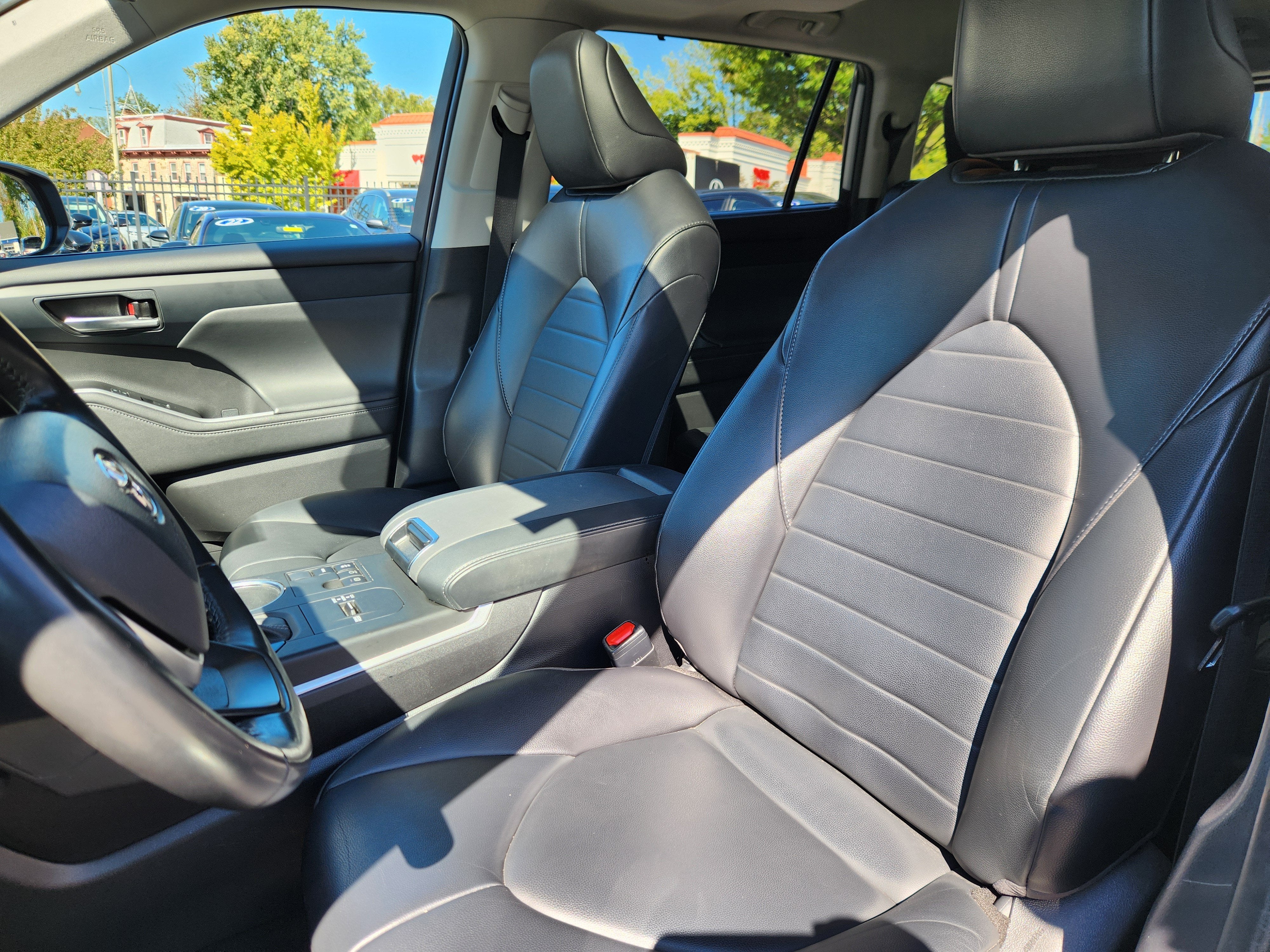 2023 Toyota Highlander Base