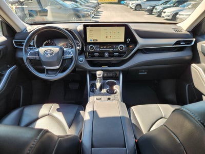2023 Toyota Highlander Base