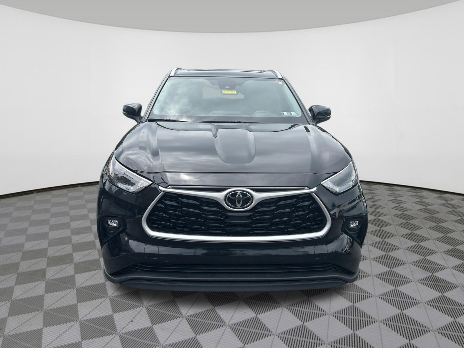 2023 Toyota Highlander Base