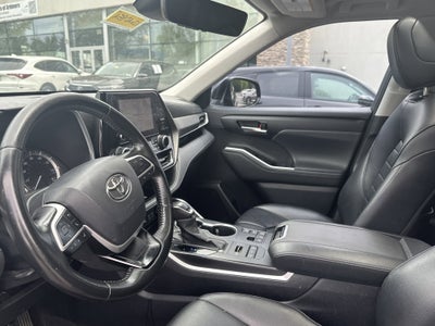 2023 Toyota Highlander Base