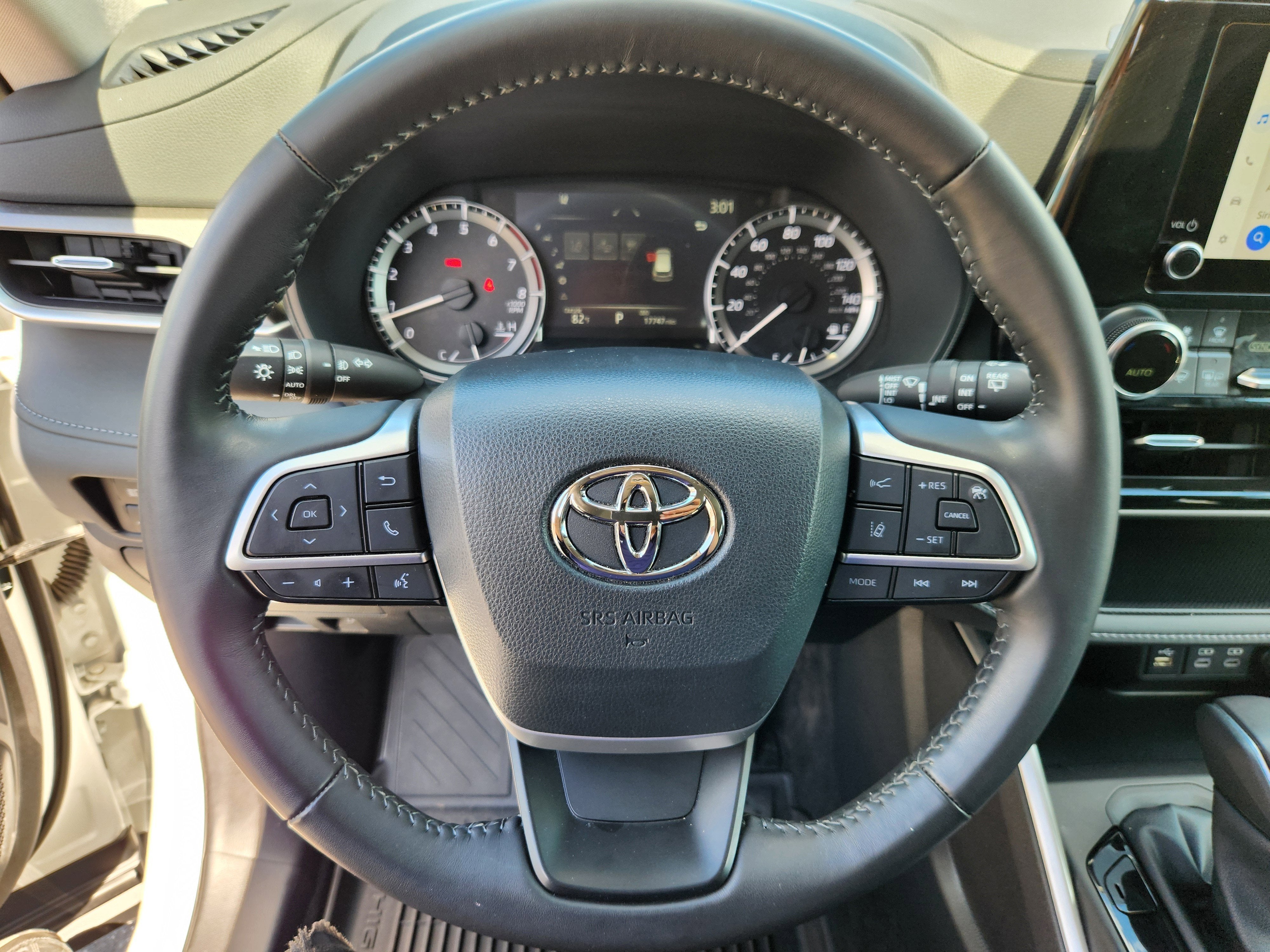 2024 Toyota Highlander Base