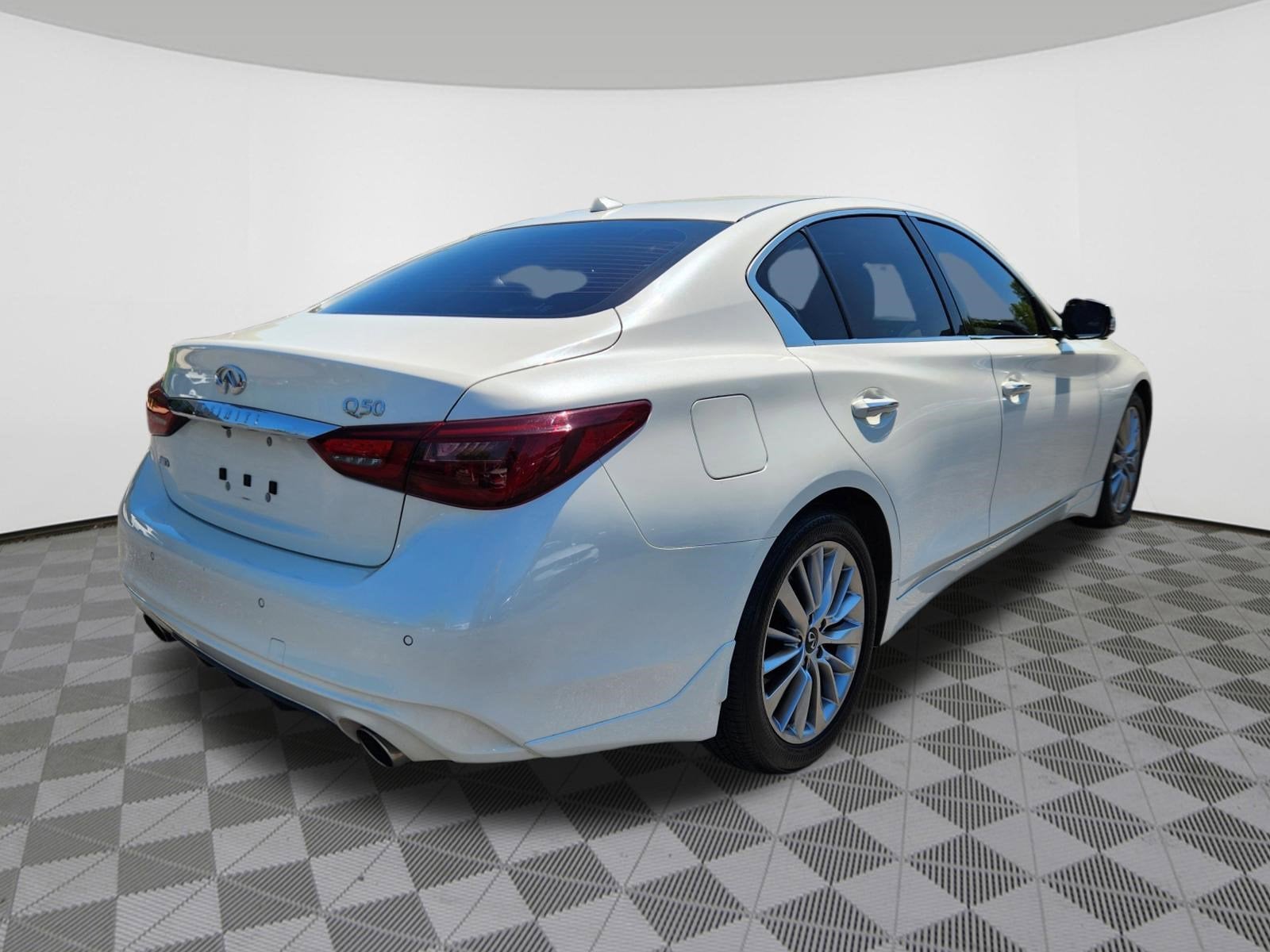 2023 INFINITI Q50 LUXE