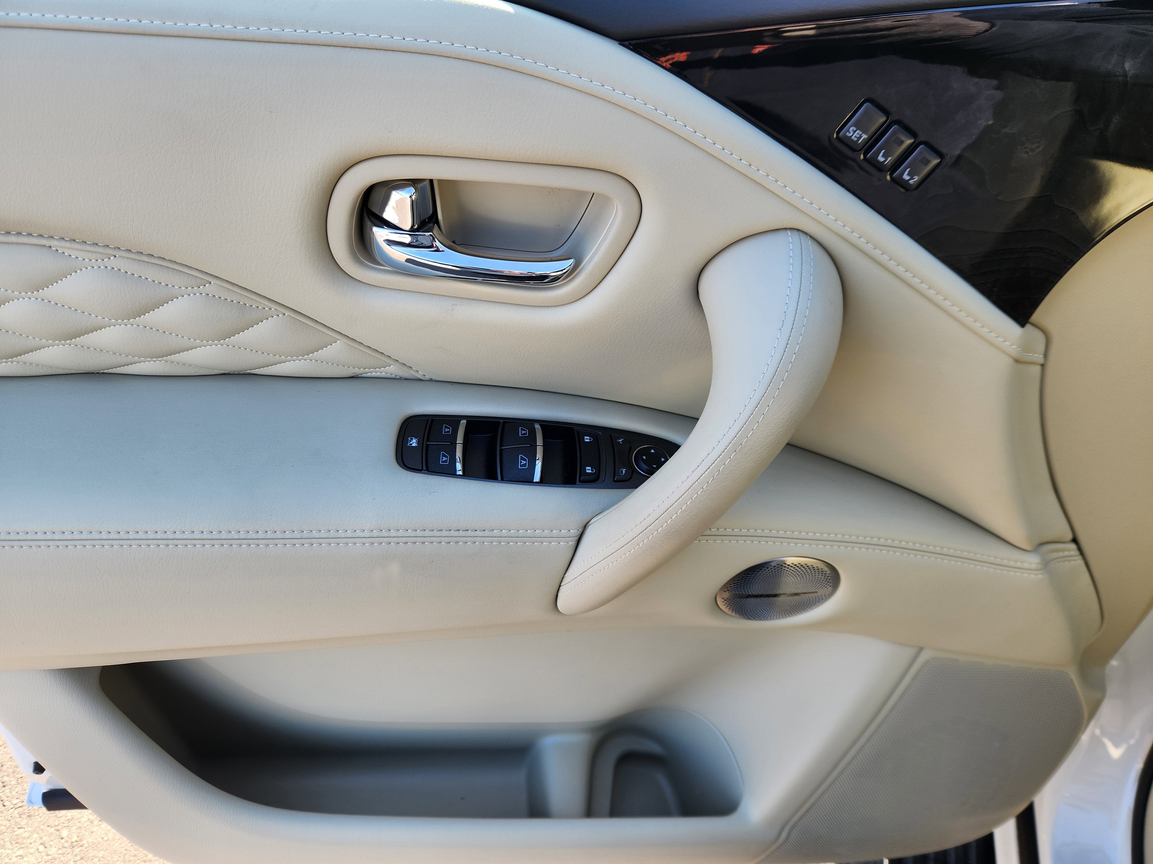 2024 INFINITI QX80 SENSORY