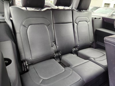 2023 Land Rover Defender X-Dynamic SE