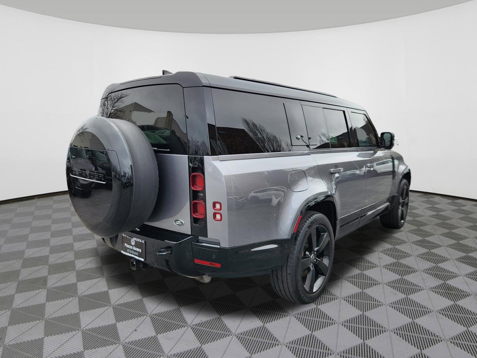 2023 Land Rover Defender X-Dynamic SE