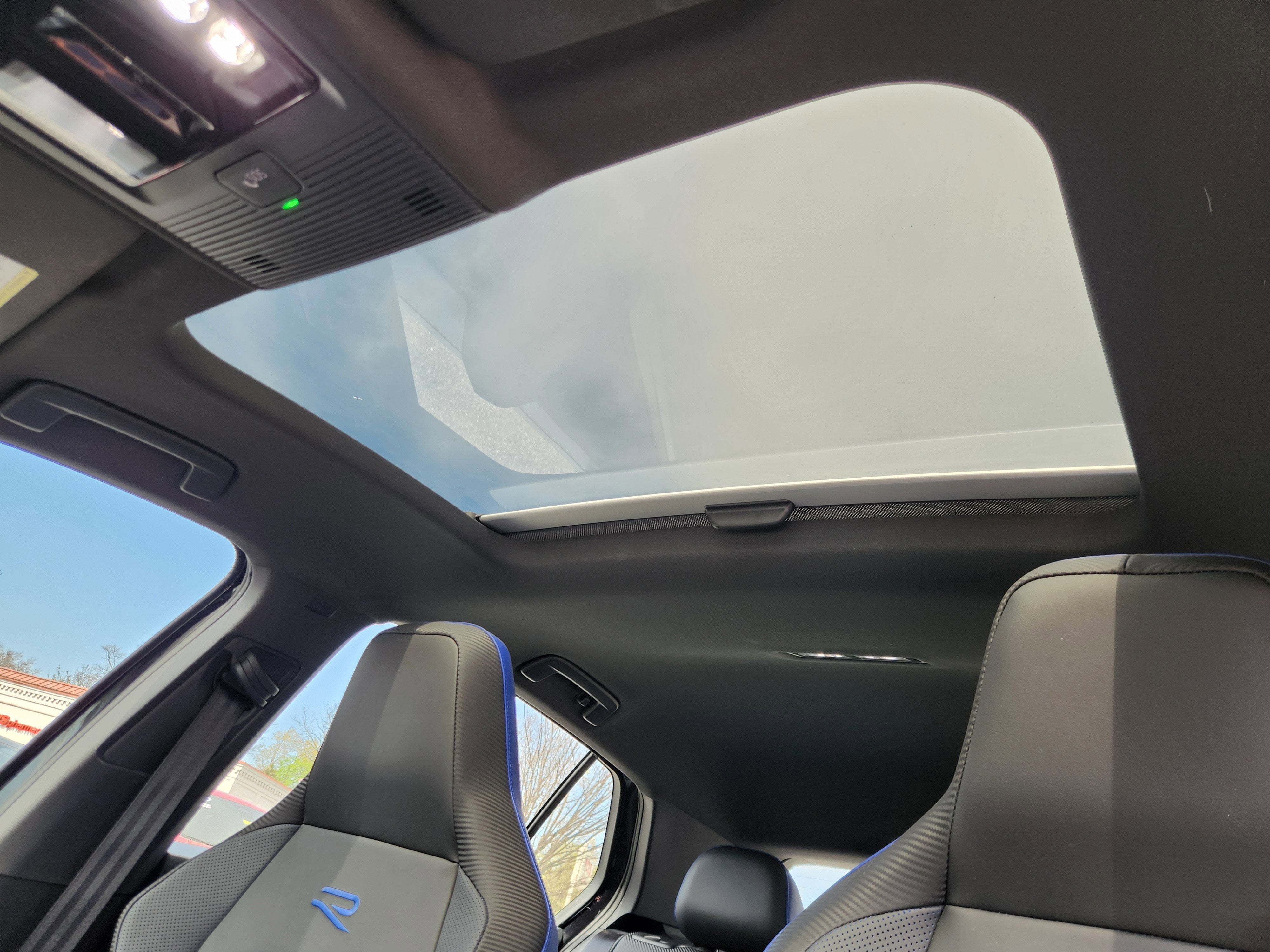 2024 Volkswagen Golf R Base