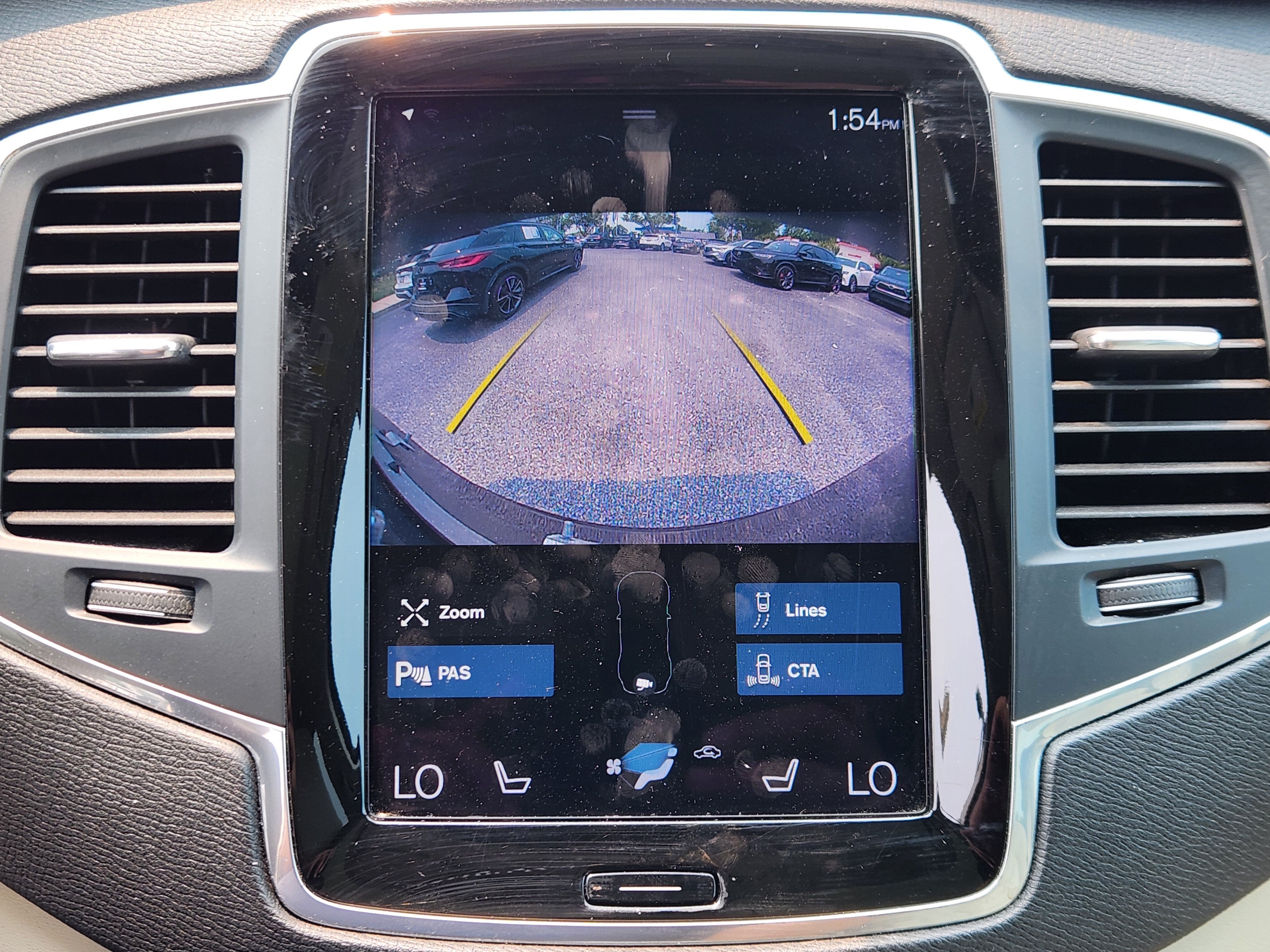 2020 Volvo XC90 Momentum