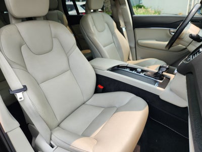 2020 Volvo XC90 Momentum