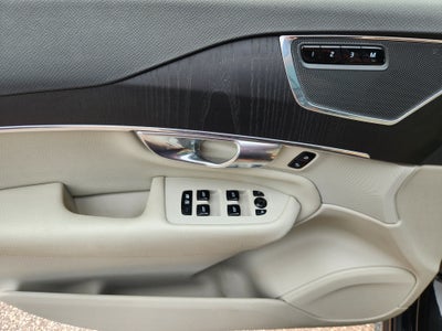 2020 Volvo XC90 Momentum