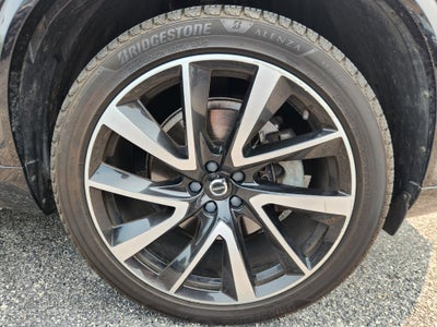 2020 Volvo XC90 Momentum