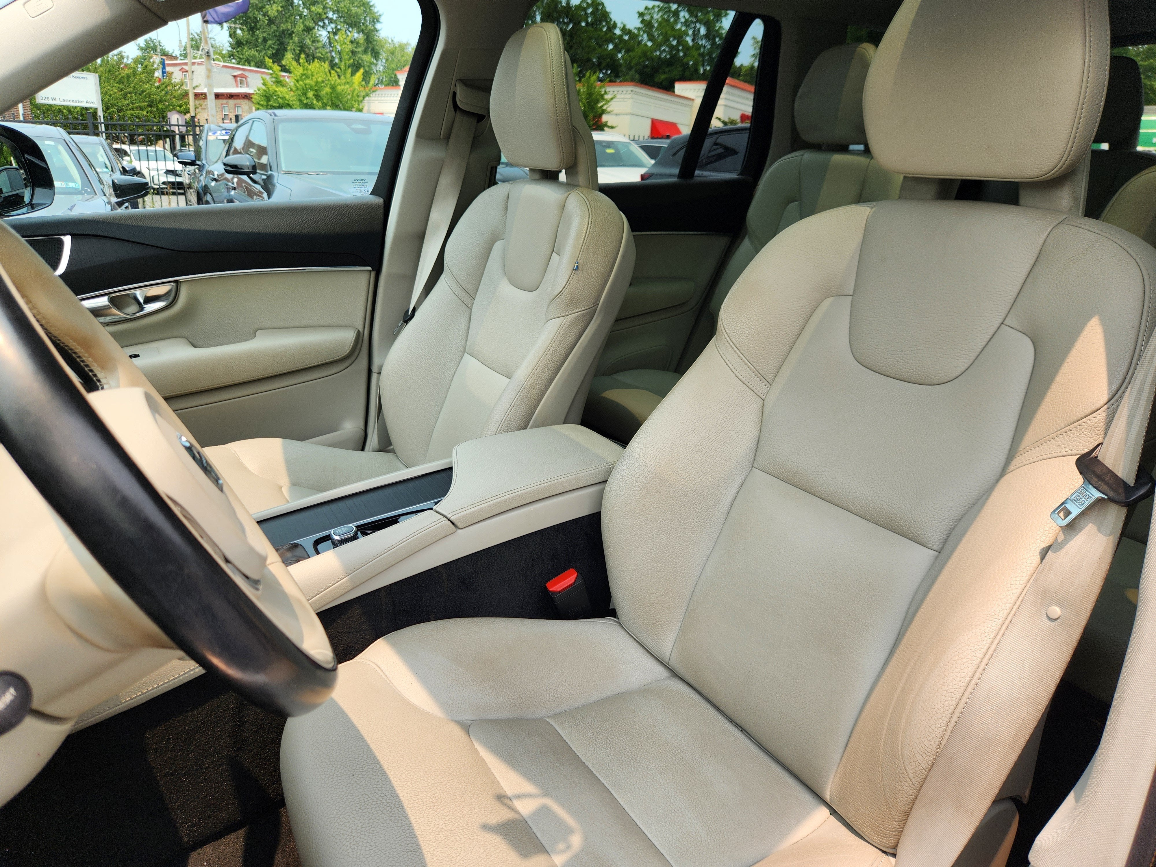 2020 Volvo XC90 Momentum