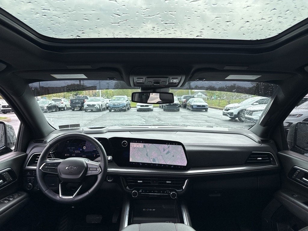 2025 Chevrolet Suburban RST