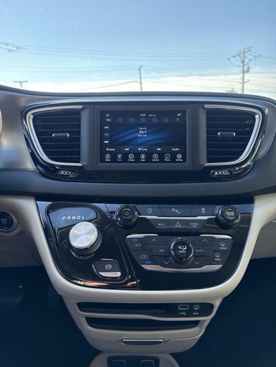 2020 Chrysler Pacifica Touring L