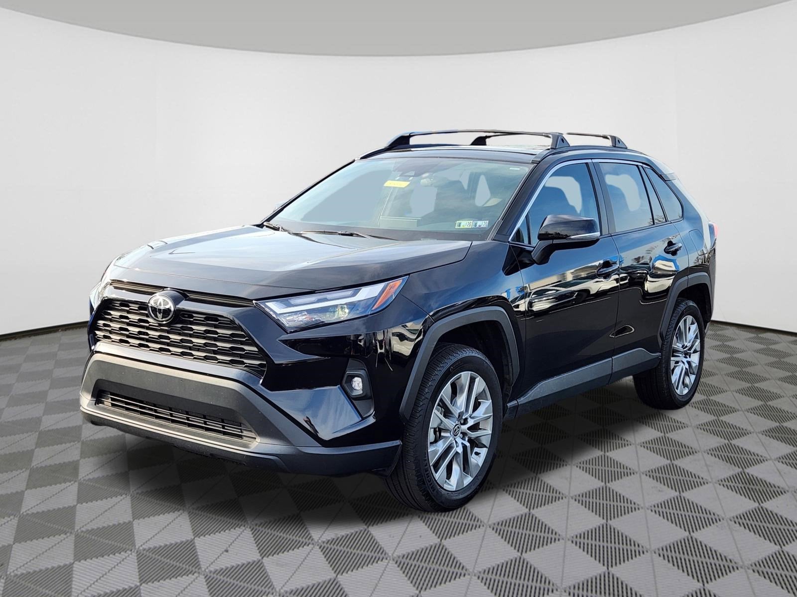 2025 Toyota RAV4 XLE Premium