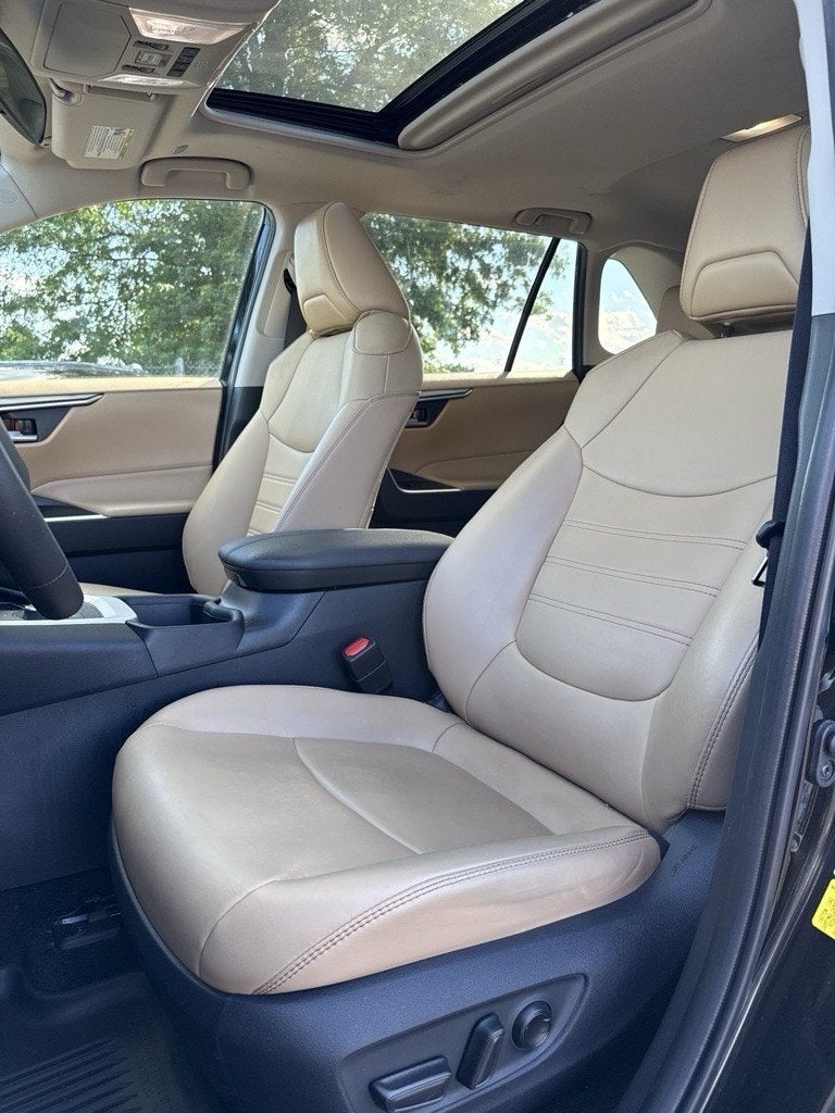 2023 Toyota RAV4 Hybrid XLE Premium