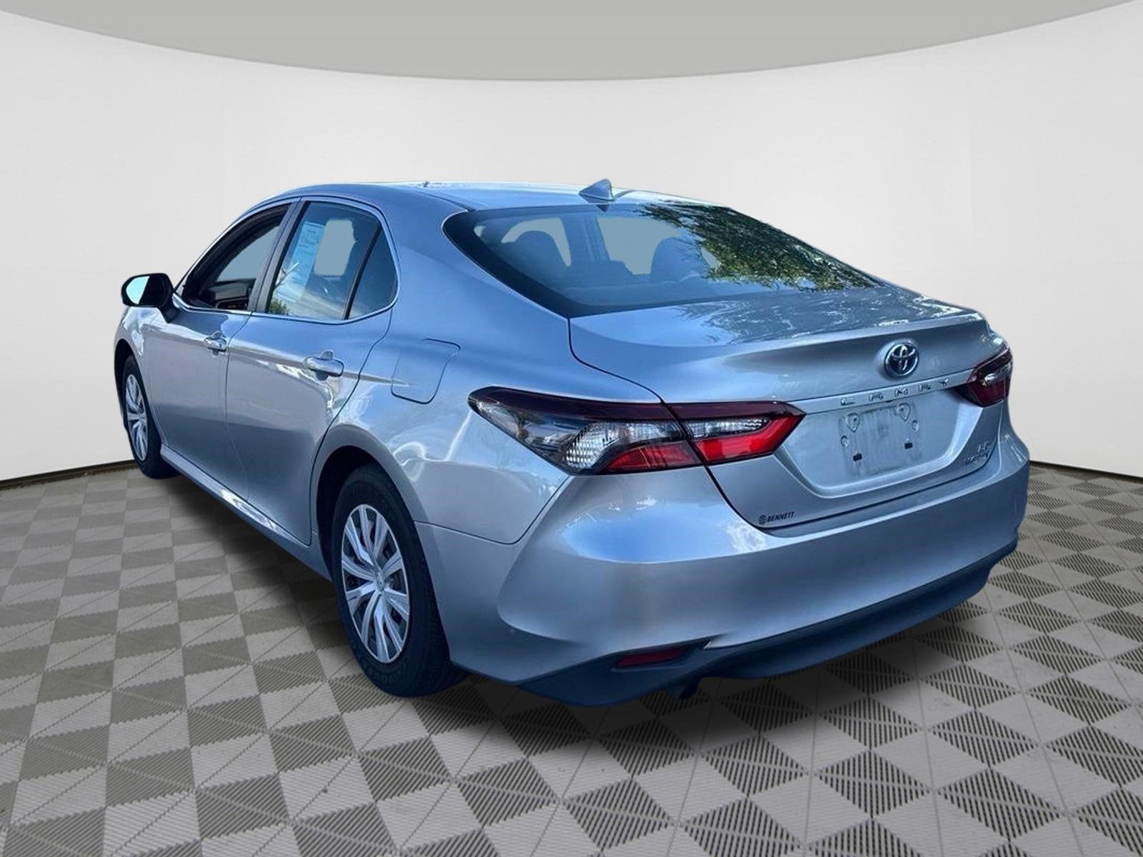 2022 Toyota Camry Hybrid LE