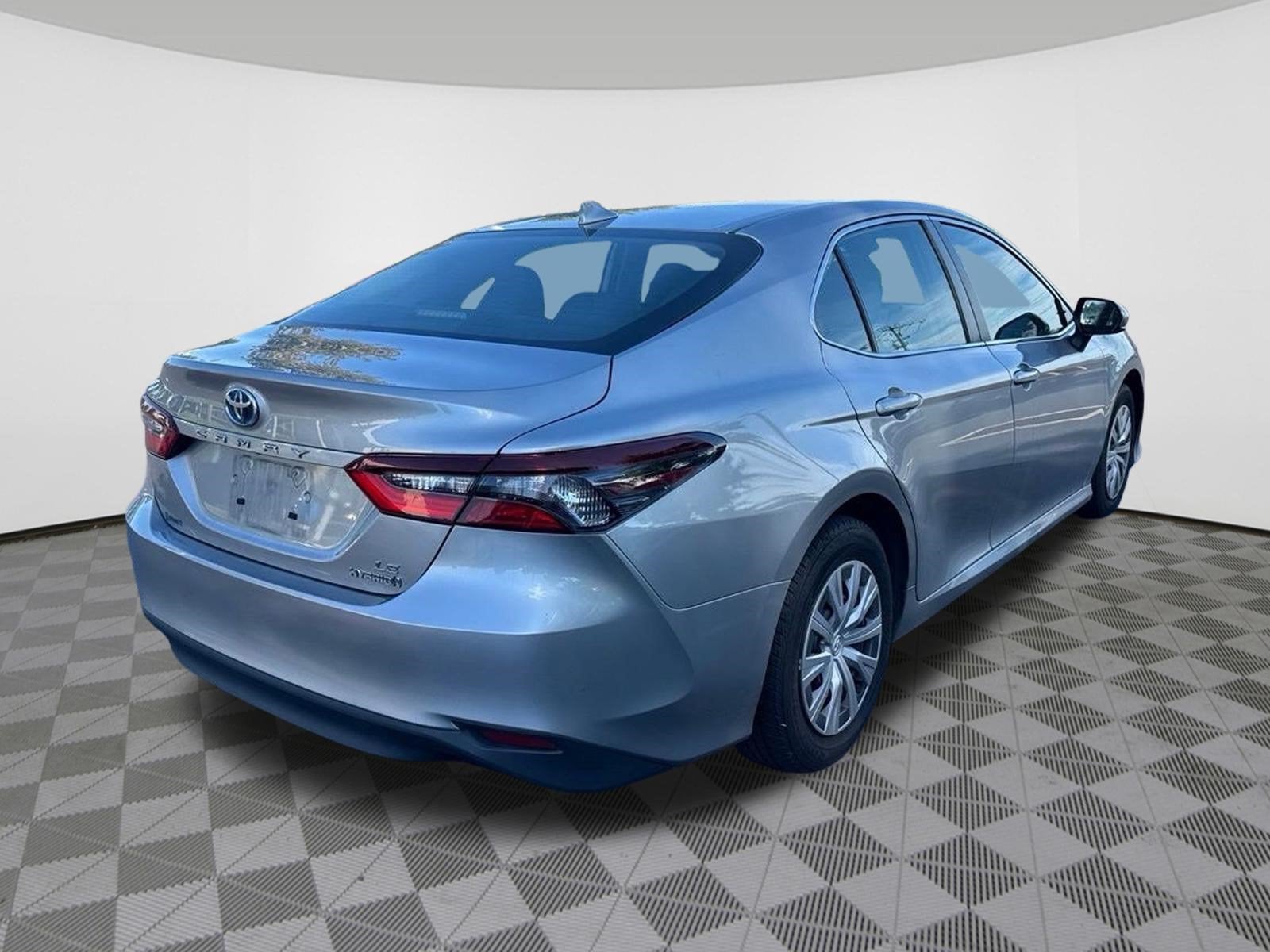2022 Toyota Camry Hybrid LE