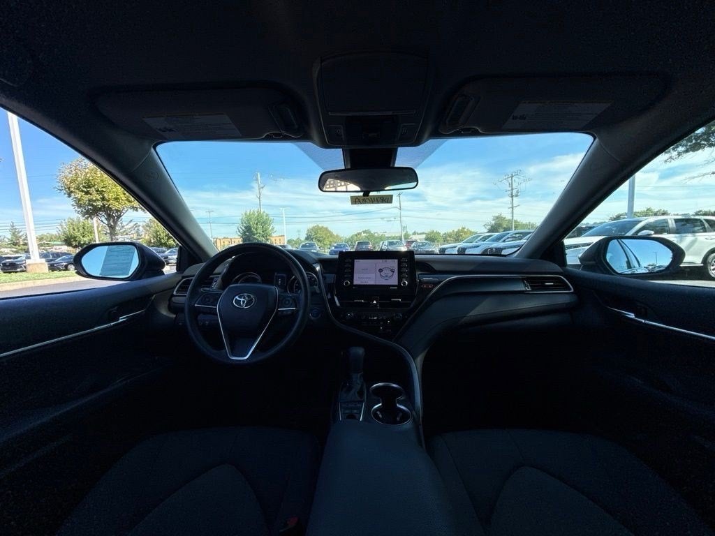 2022 Toyota Camry Hybrid LE