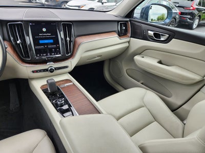 2022 Volvo XC60 Momentum