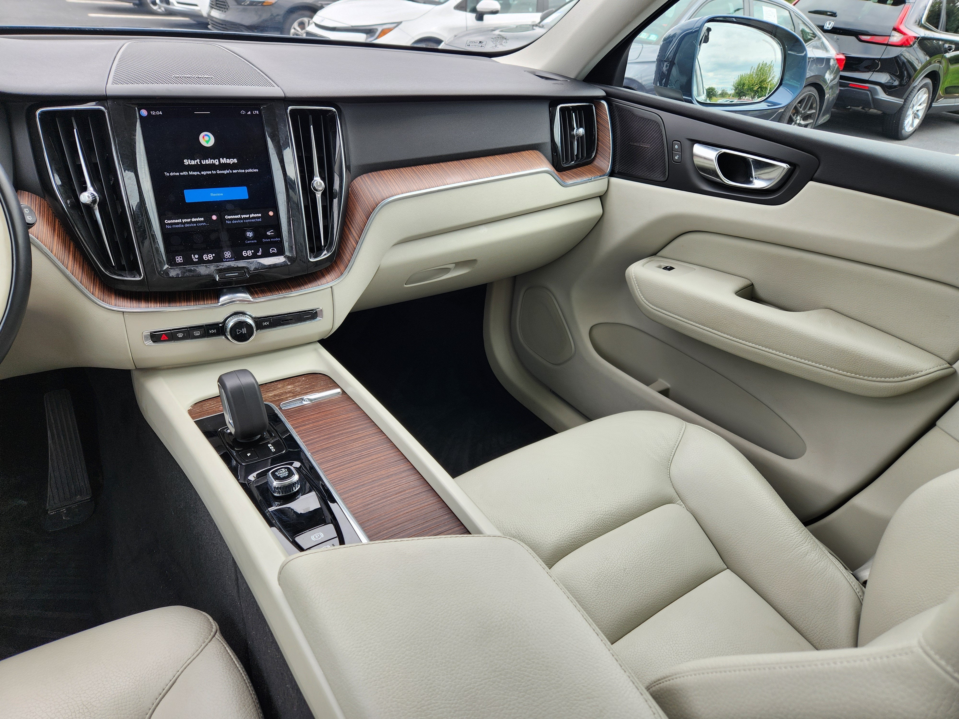 2022 Volvo XC60 Momentum