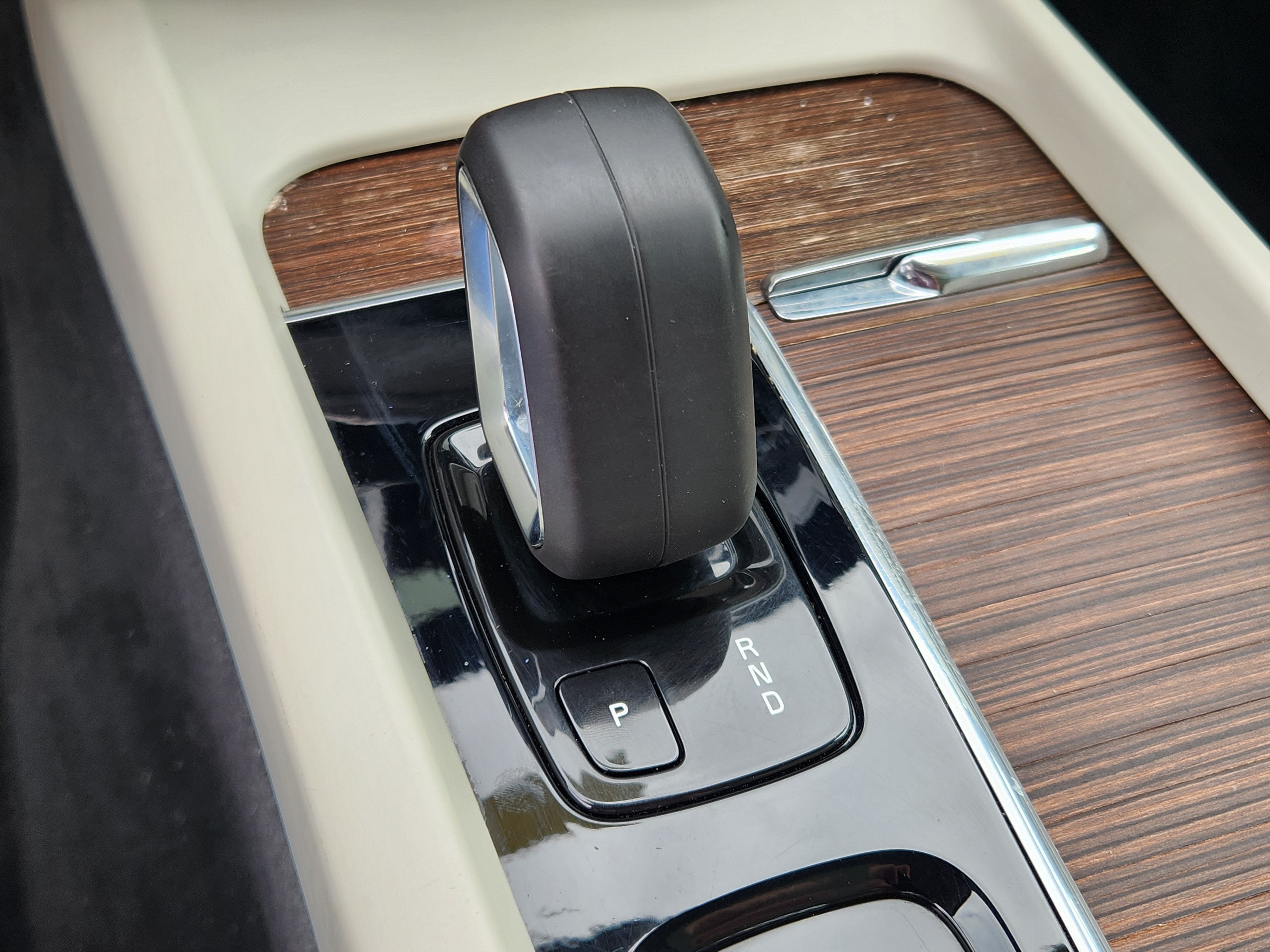 2022 Volvo XC60 Momentum