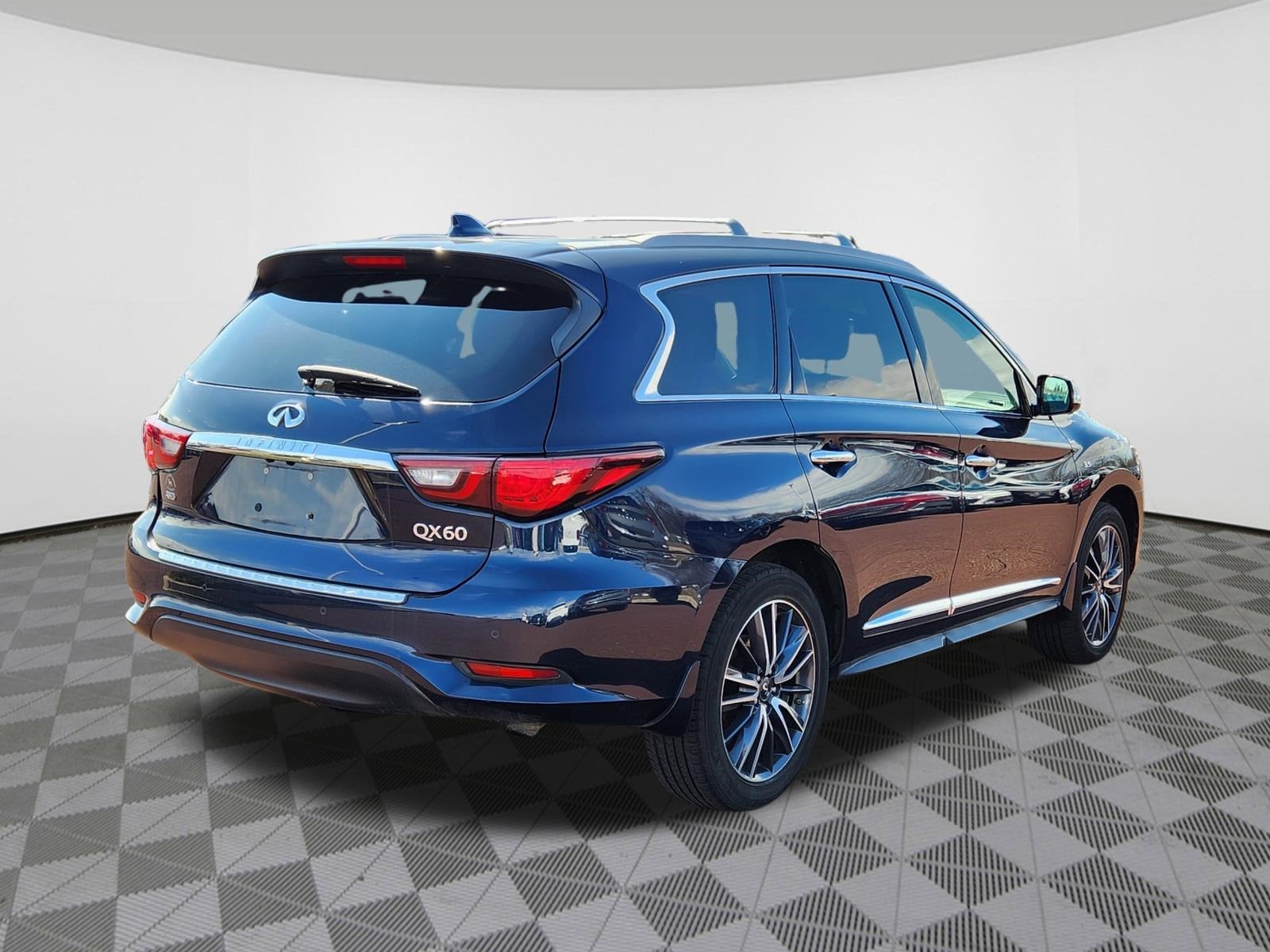 2019 INFINITI QX60 LUXE