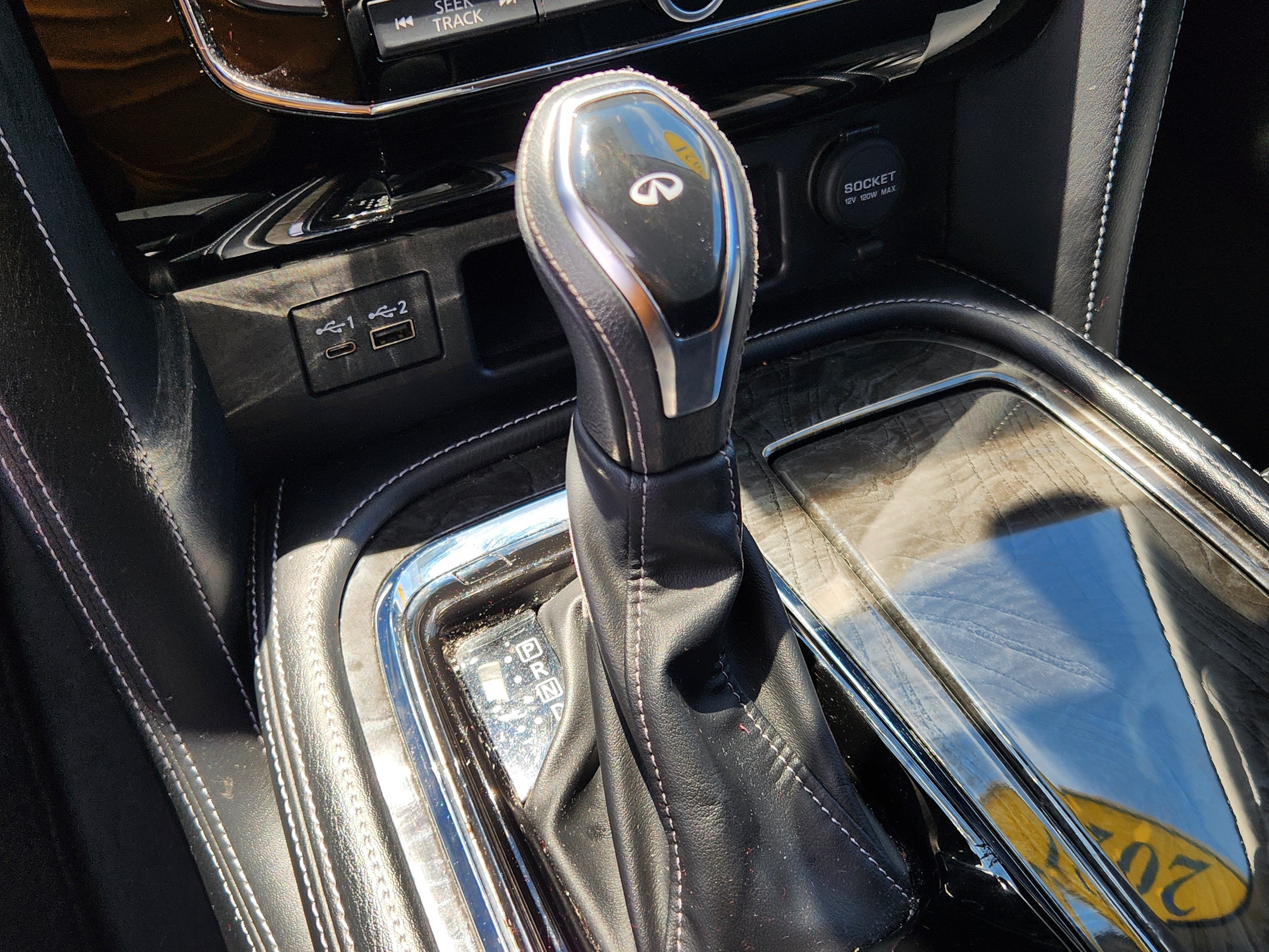 2021 INFINITI QX80 LUXE