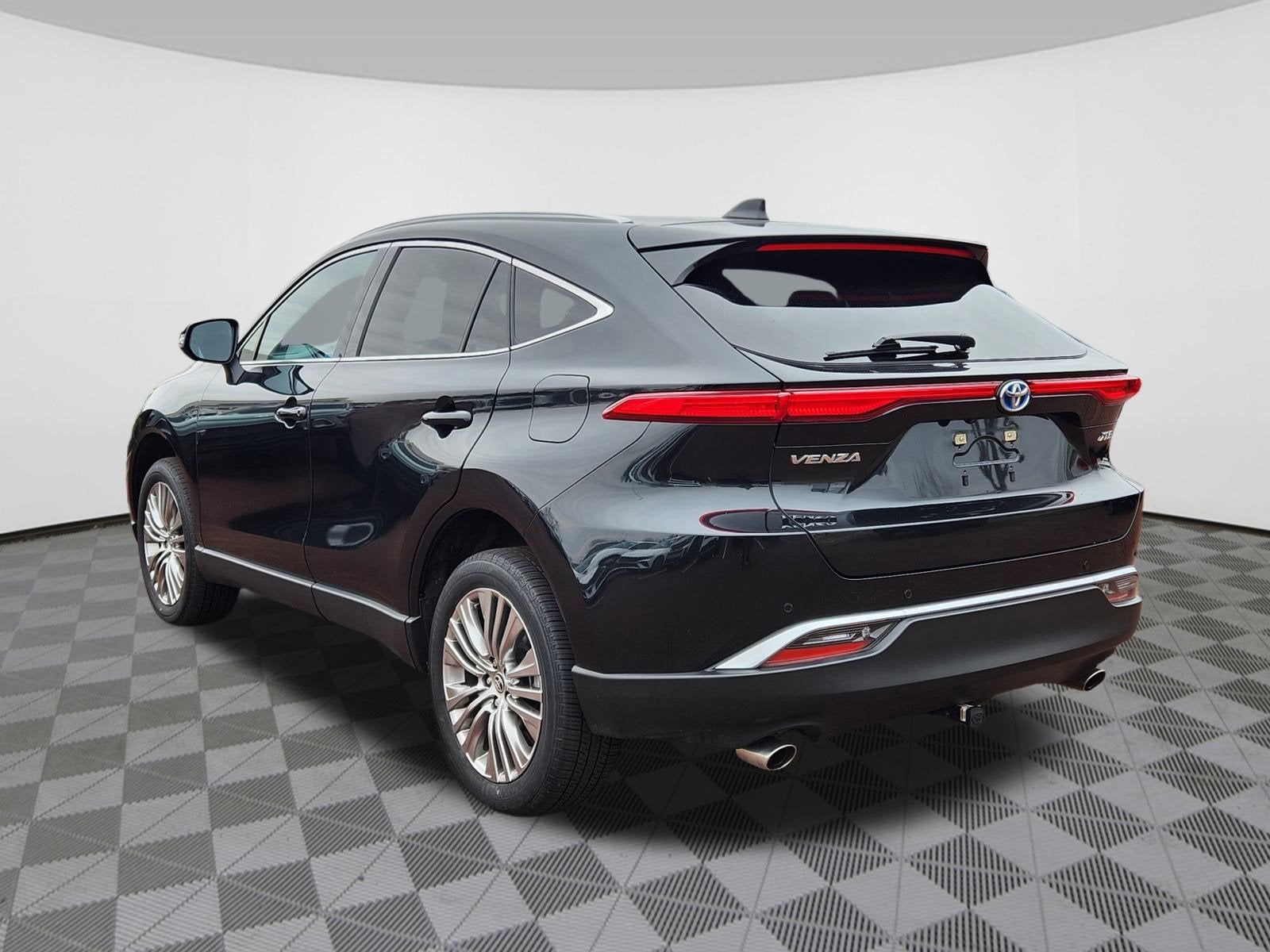 2023 Toyota Venza XLE