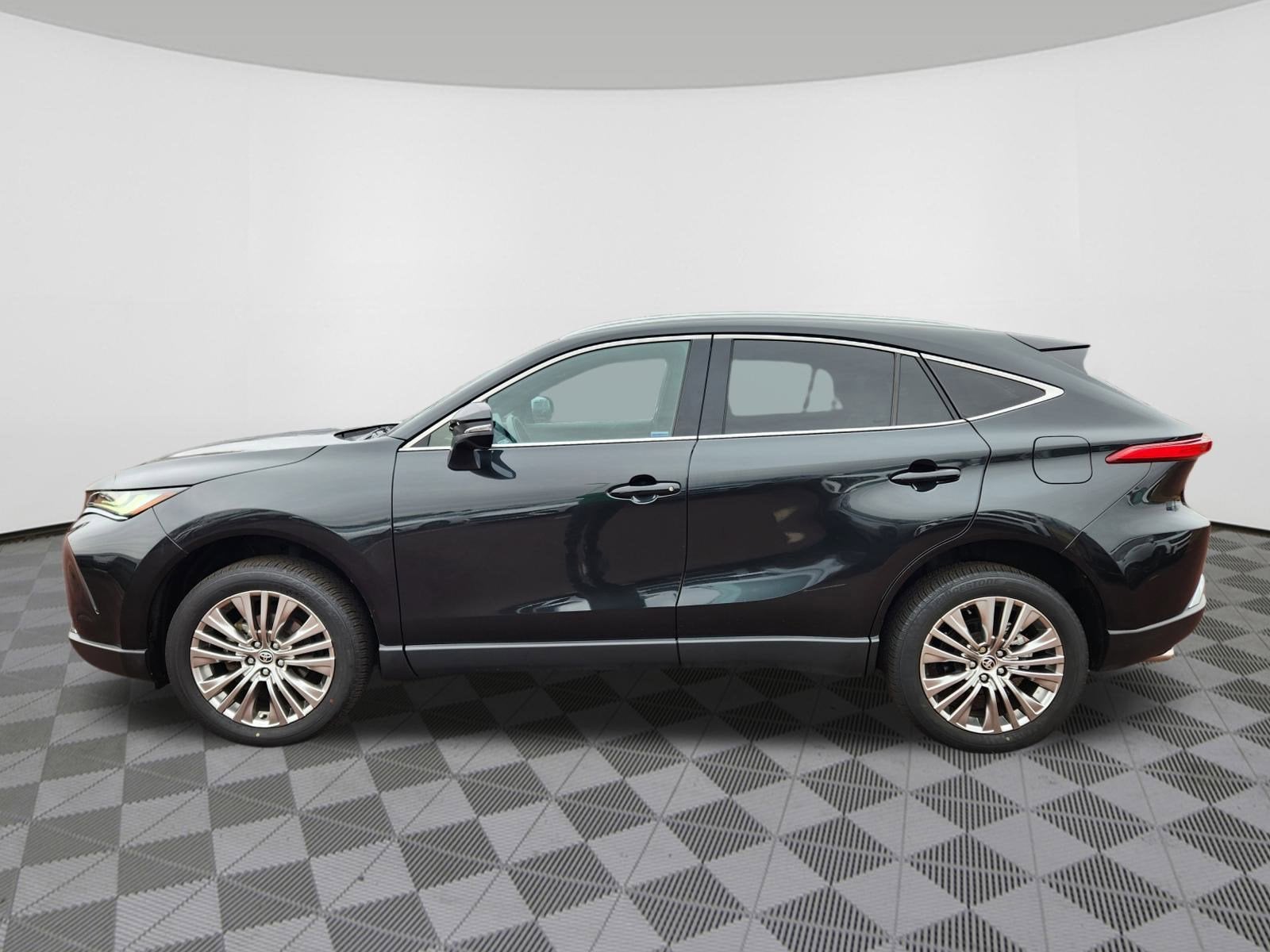 2023 Toyota Venza XLE